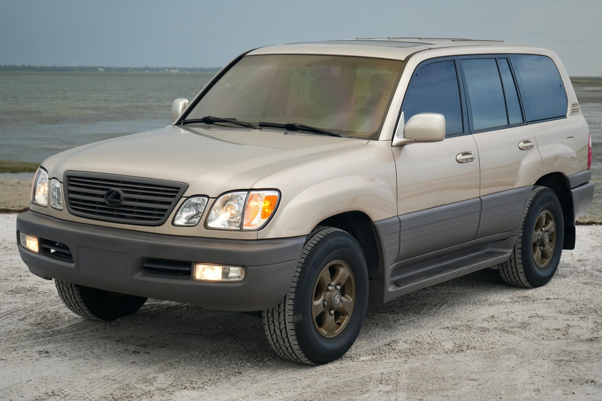 1999 Lexus LX