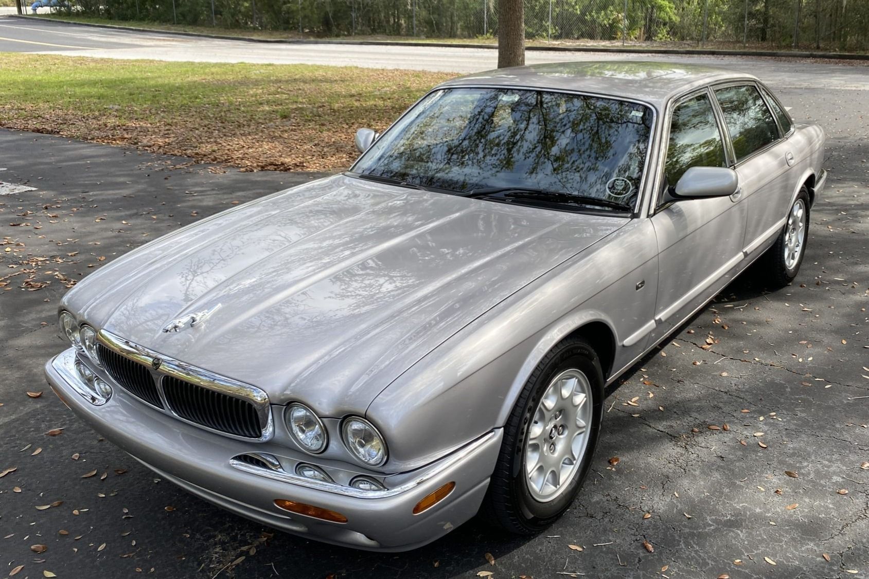2000 Jaguar XJ