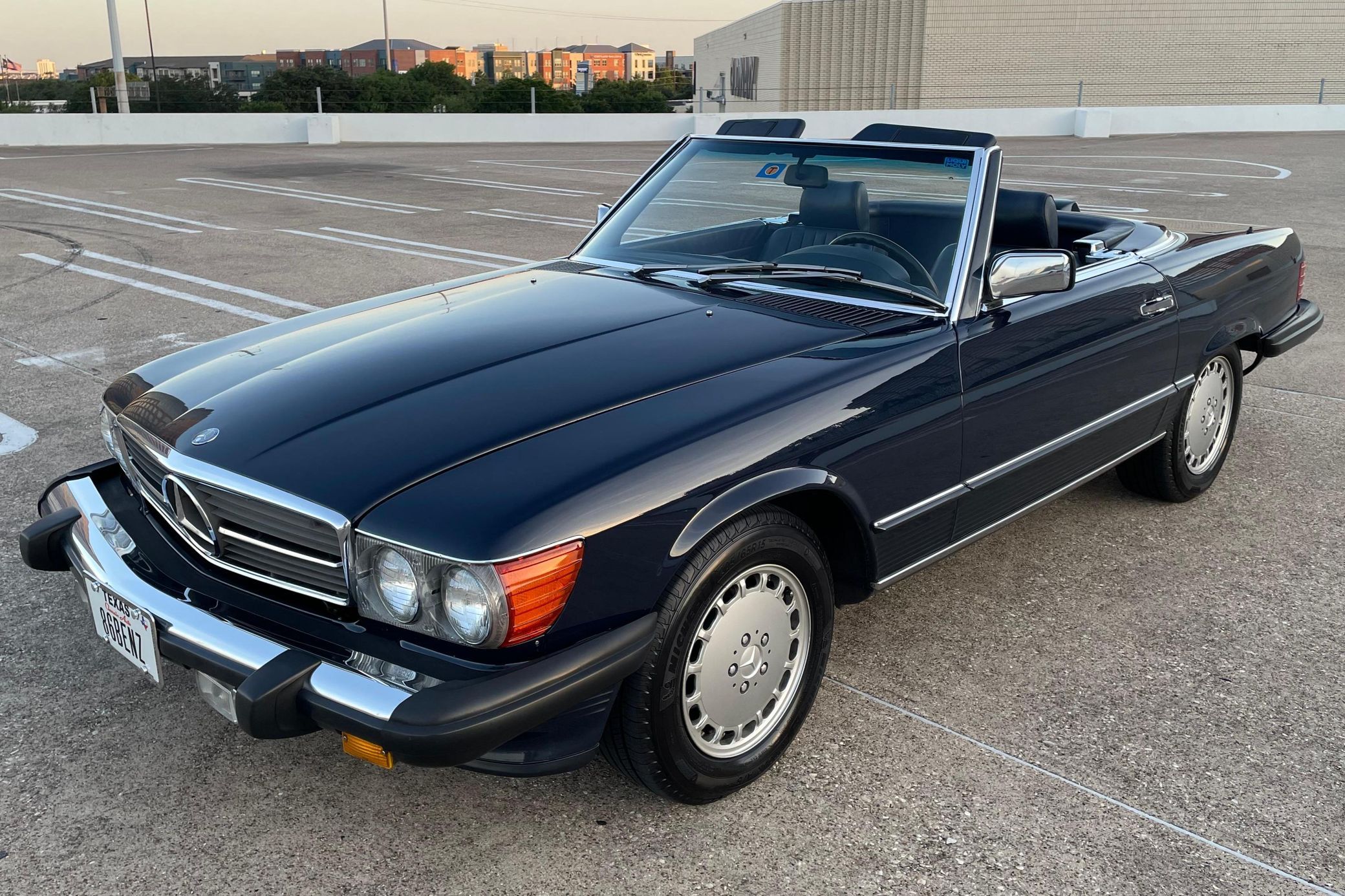 1986 Mercedes-Benz SL-Class 560SL