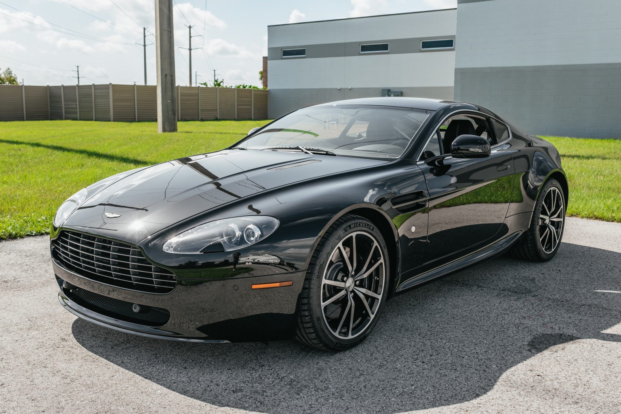 2011 Aston Martin Vantage Vantage 4.7 Coupe