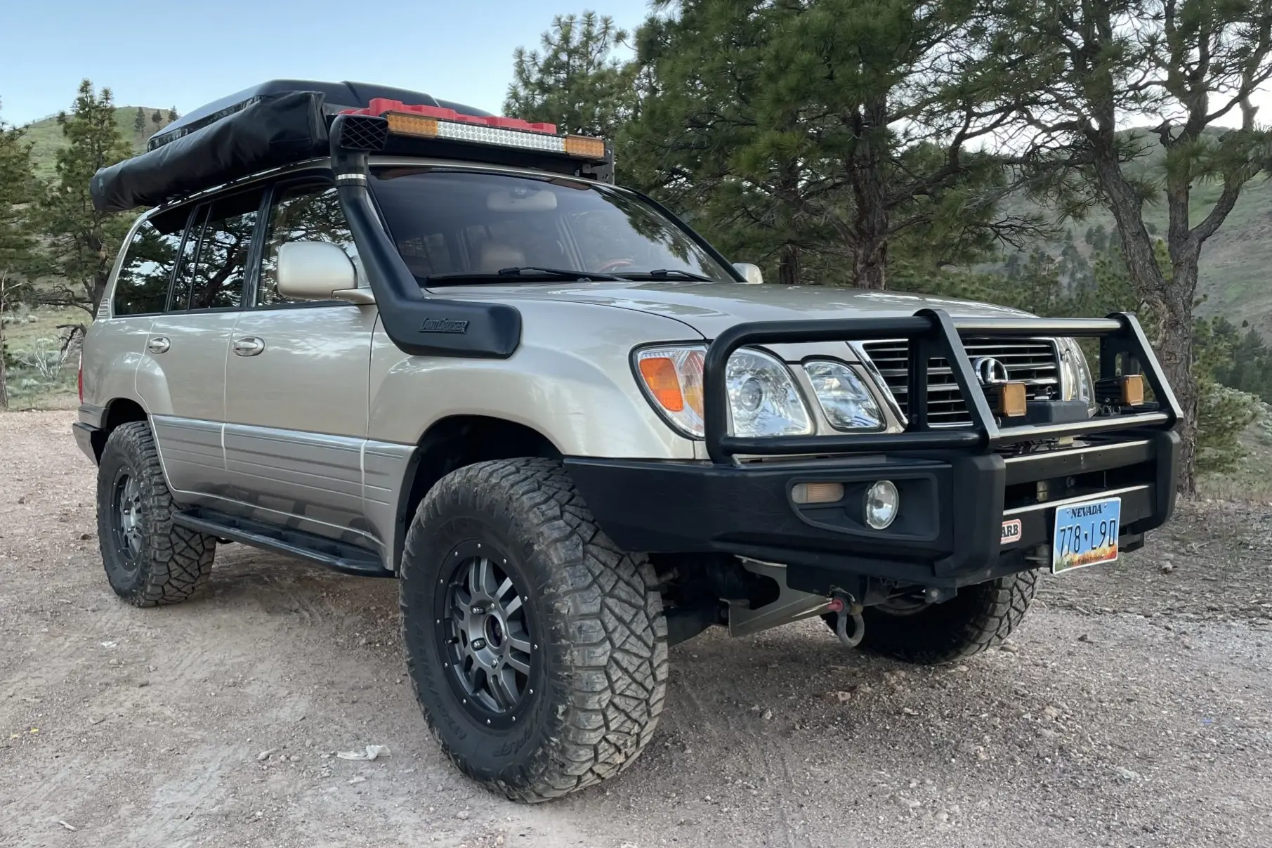 2000 Lexus LX