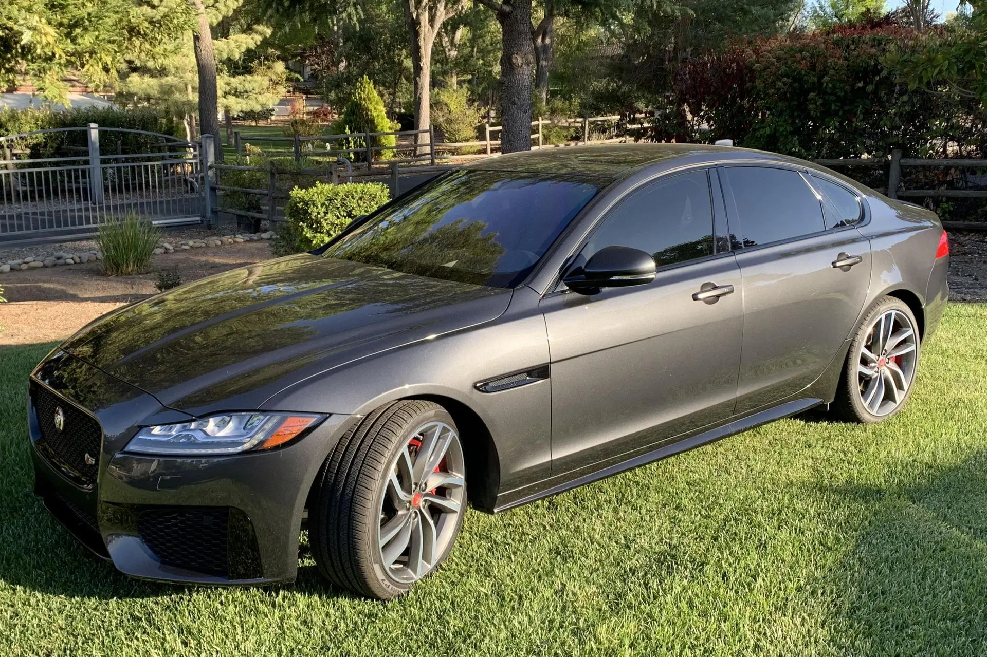 2017 Jaguar XF P300 R-Dynamic SE