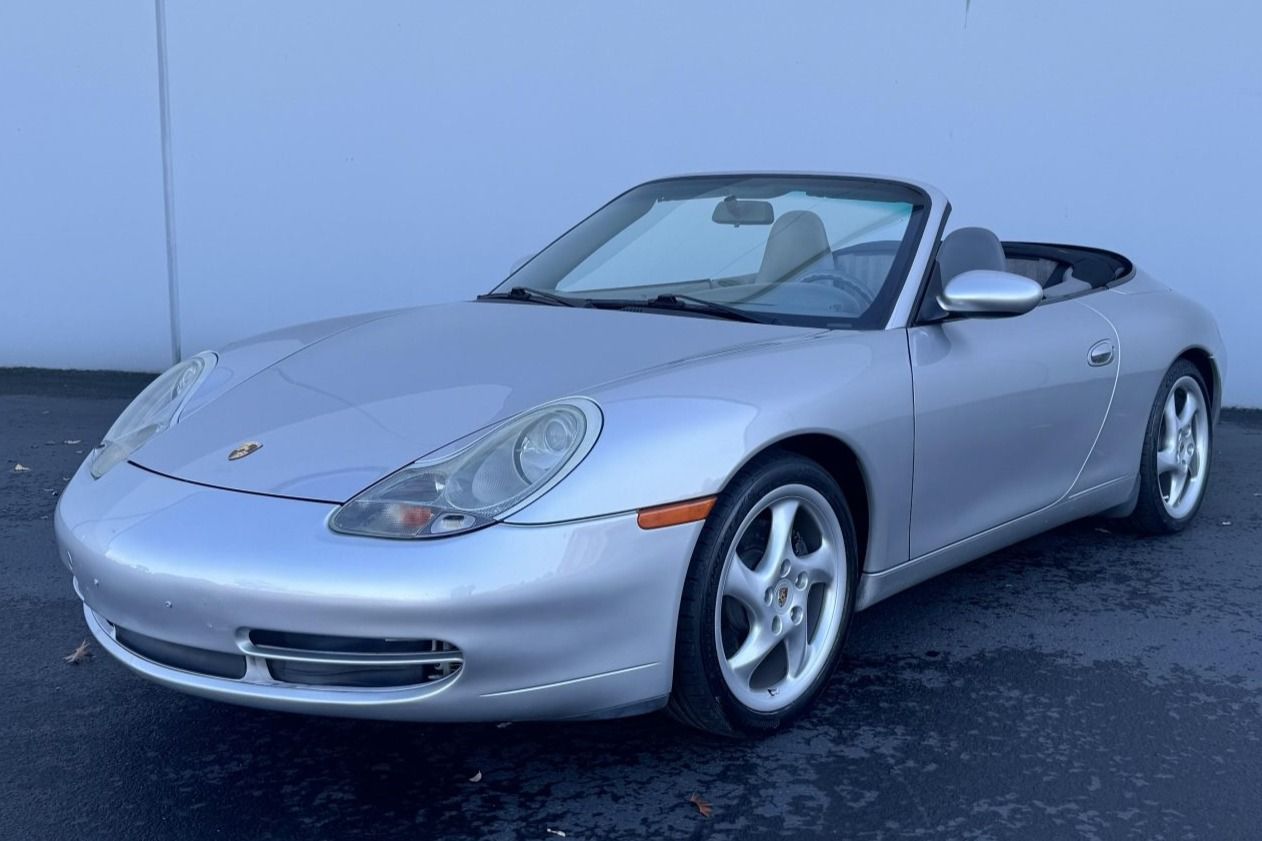 2000 Porsche 911 Carrera Cabriolet