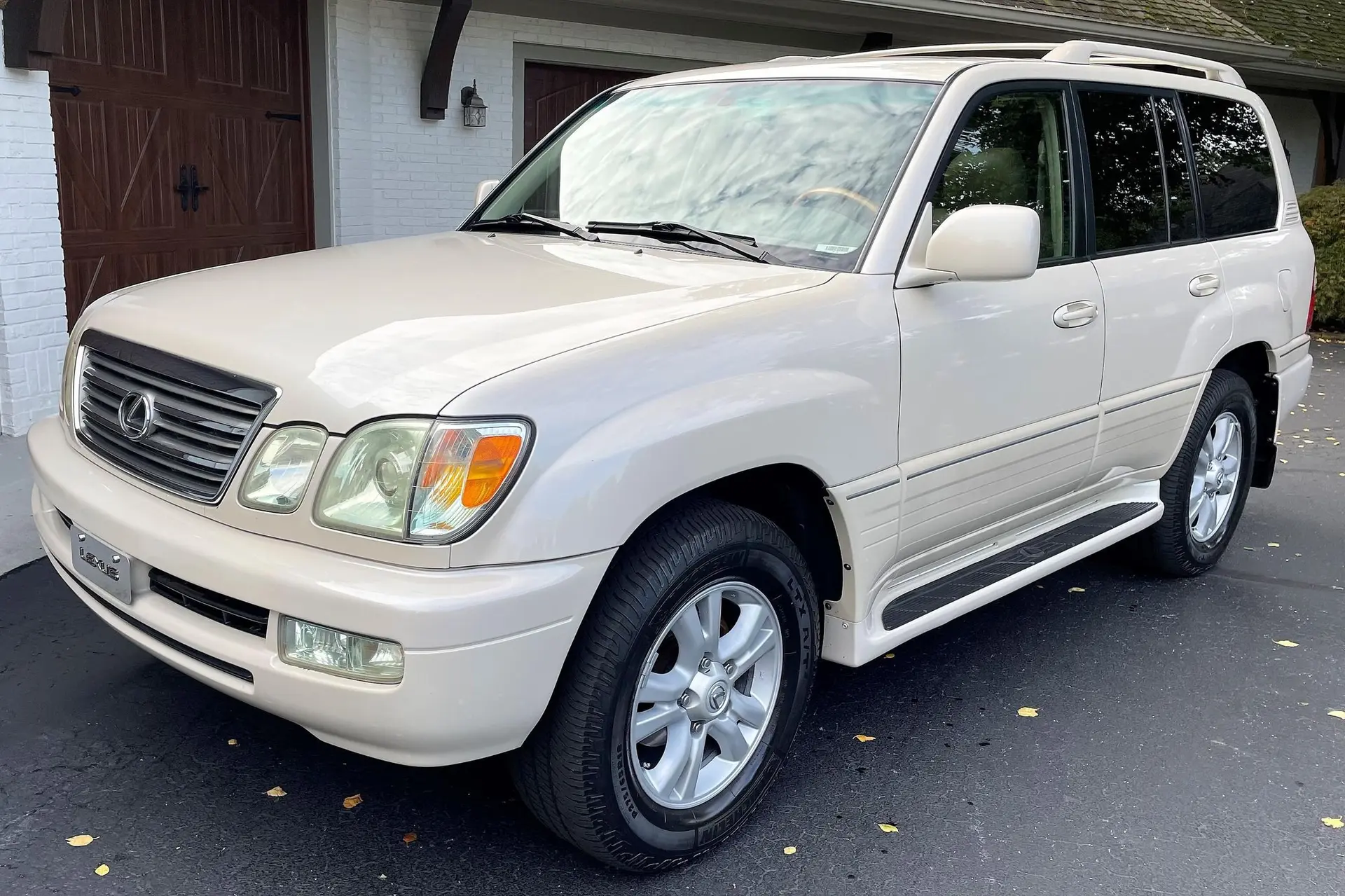 2004 Lexus LX