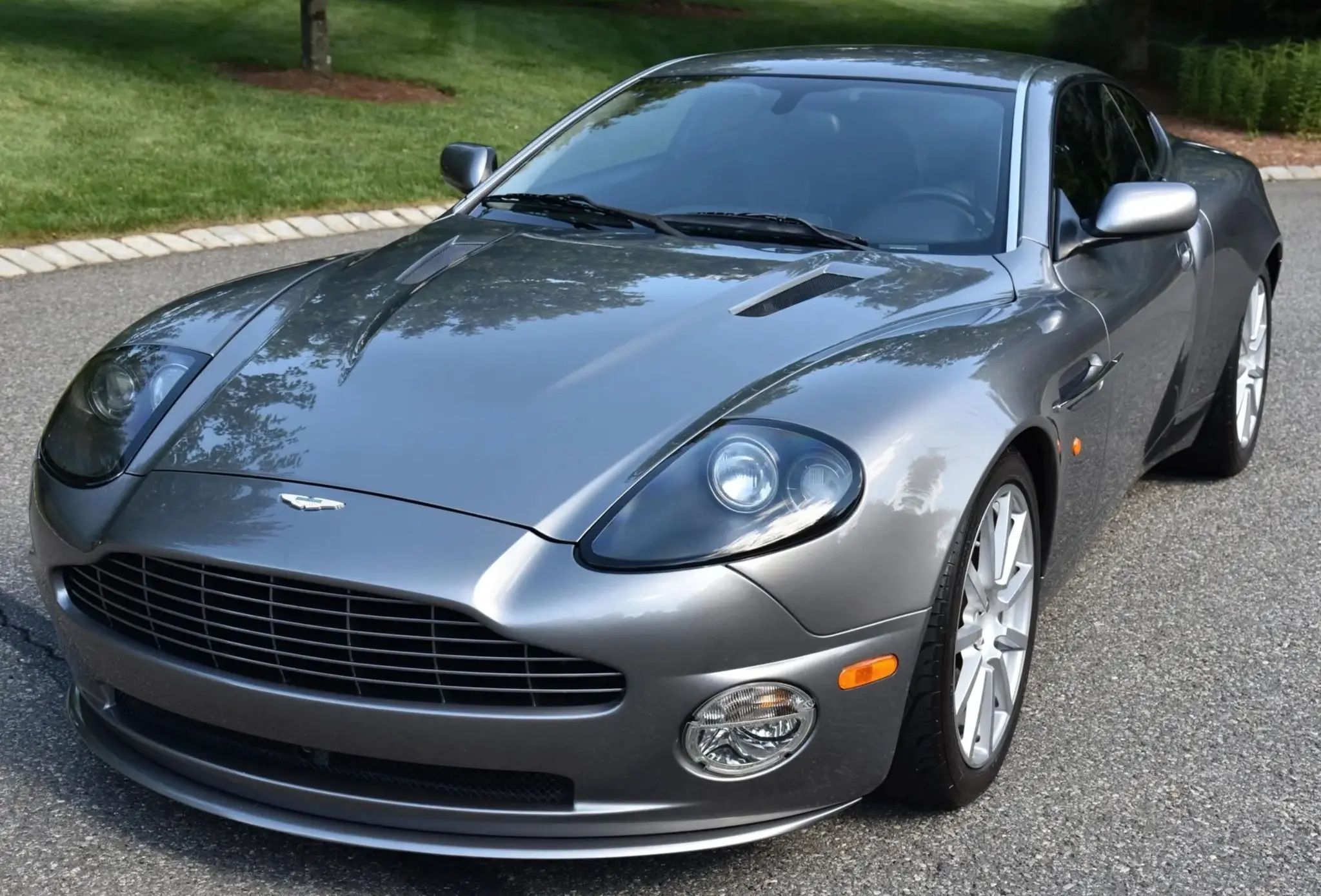 2005 Aston Martin Vanquish