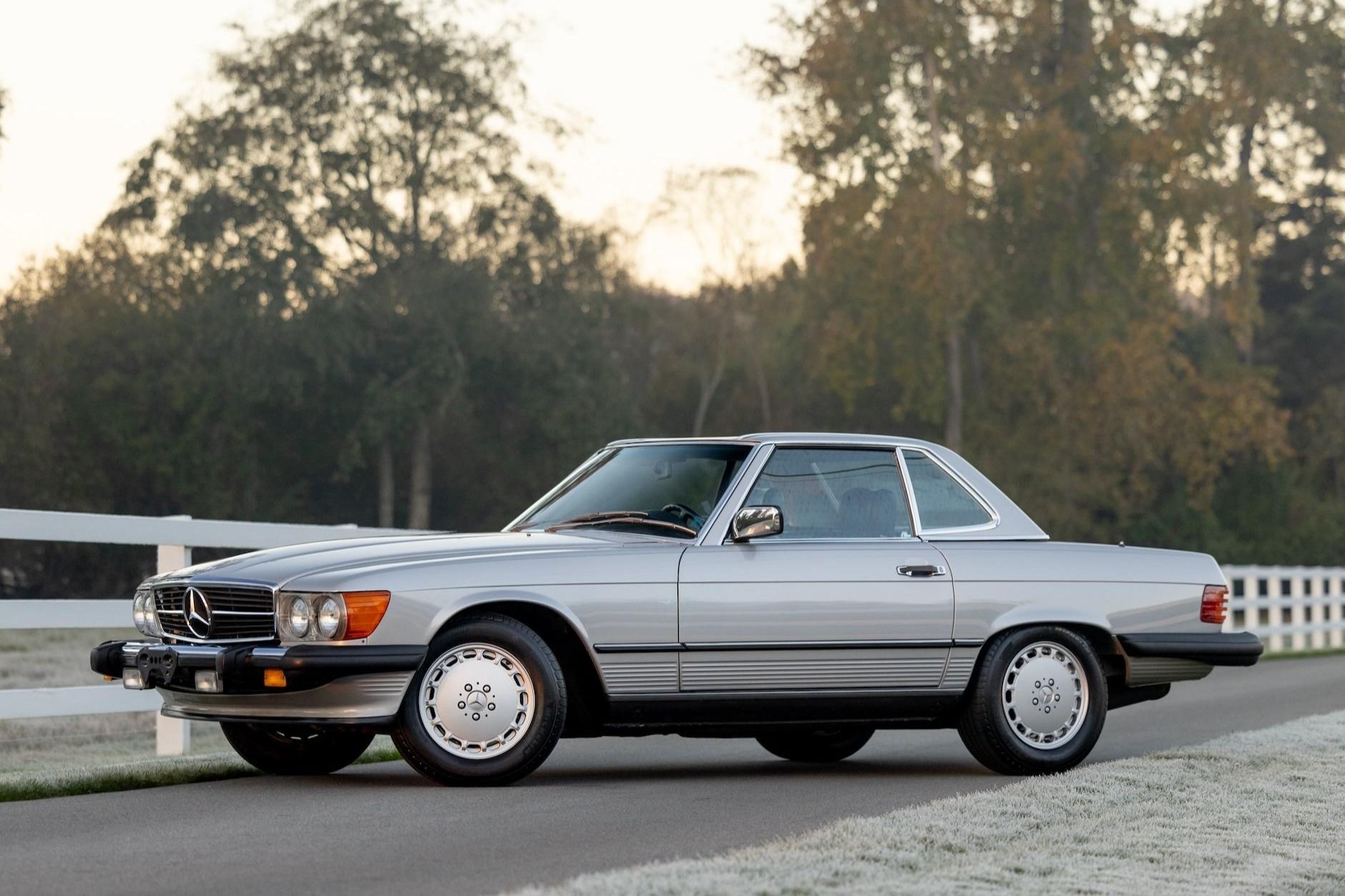 1988 Mercedes-Benz SL-Class 560SL