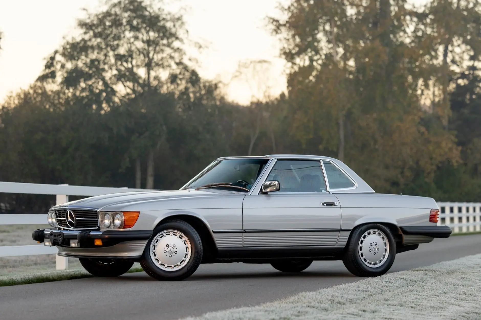 1988 Mercedes-Benz SL-Class 560SL