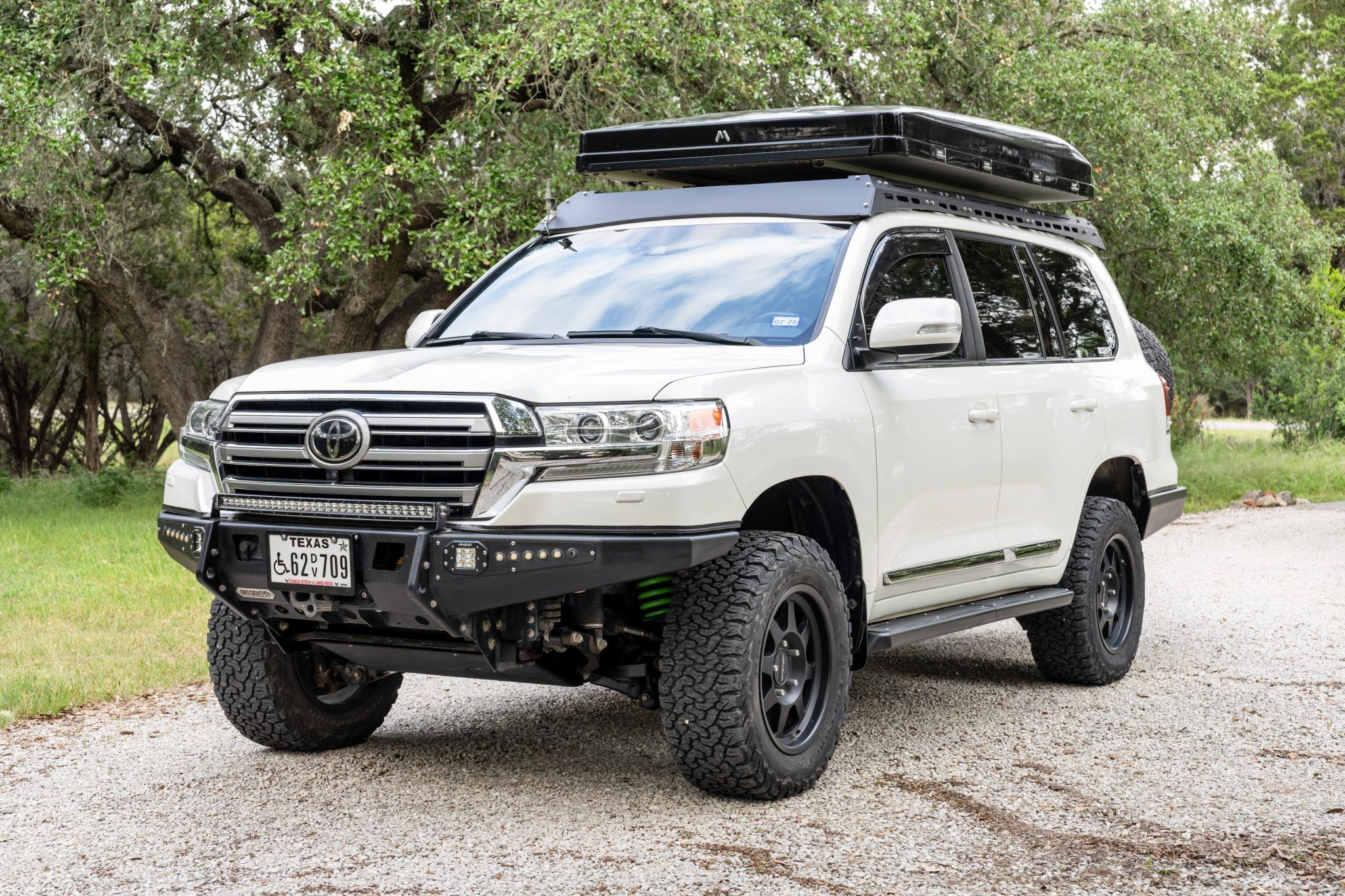 2016 Toyota Land Cruiser