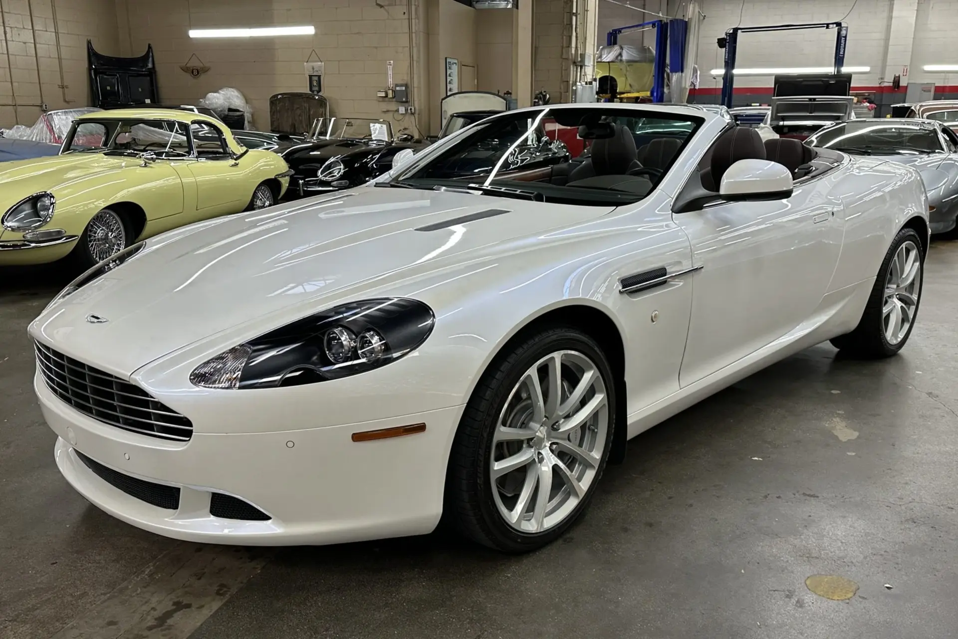 2012 Aston Martin DB9 Volante