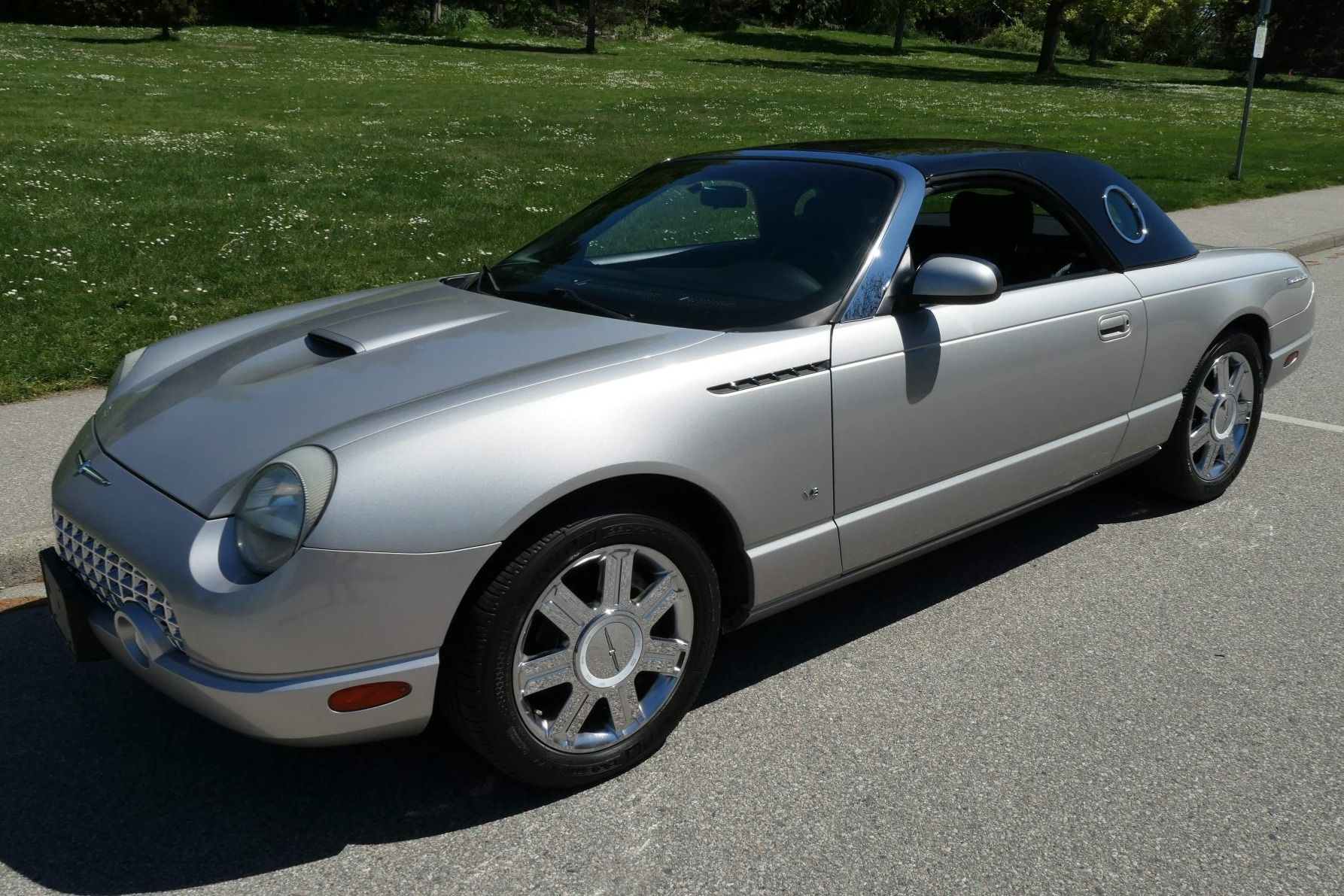 2004 Ford Thunderbird