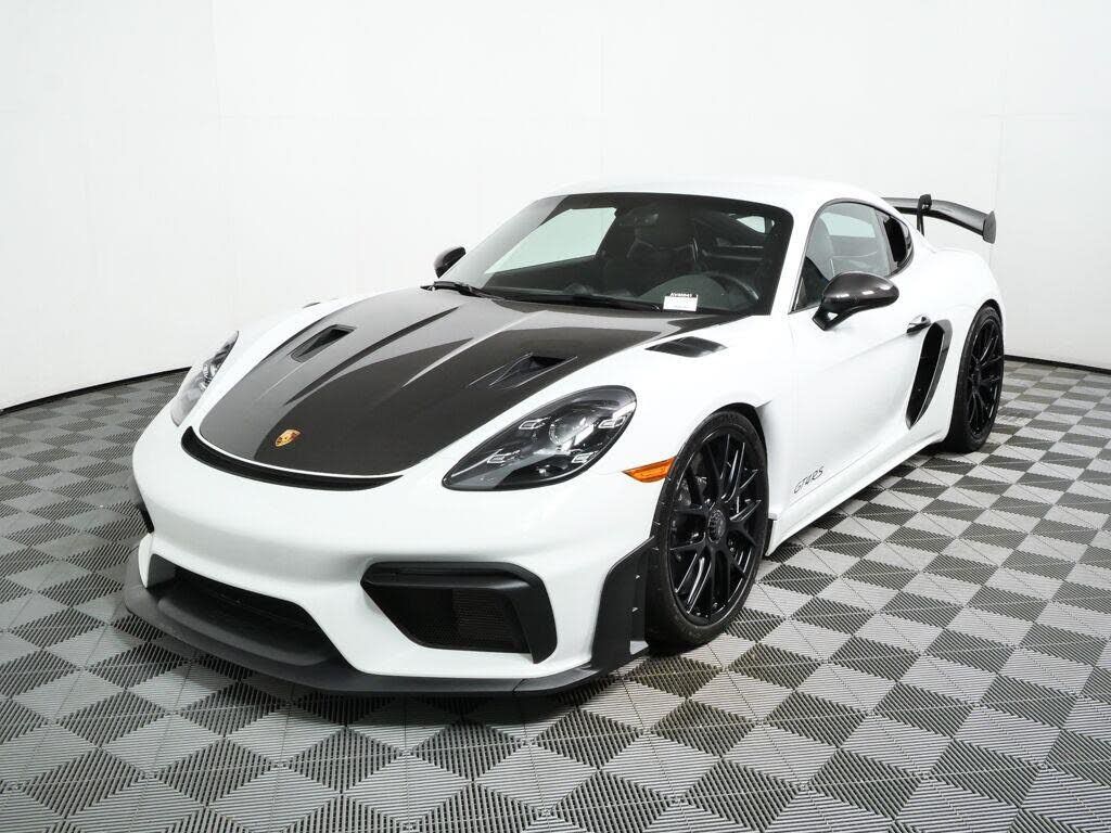 2025 Porsche Cayman GT4