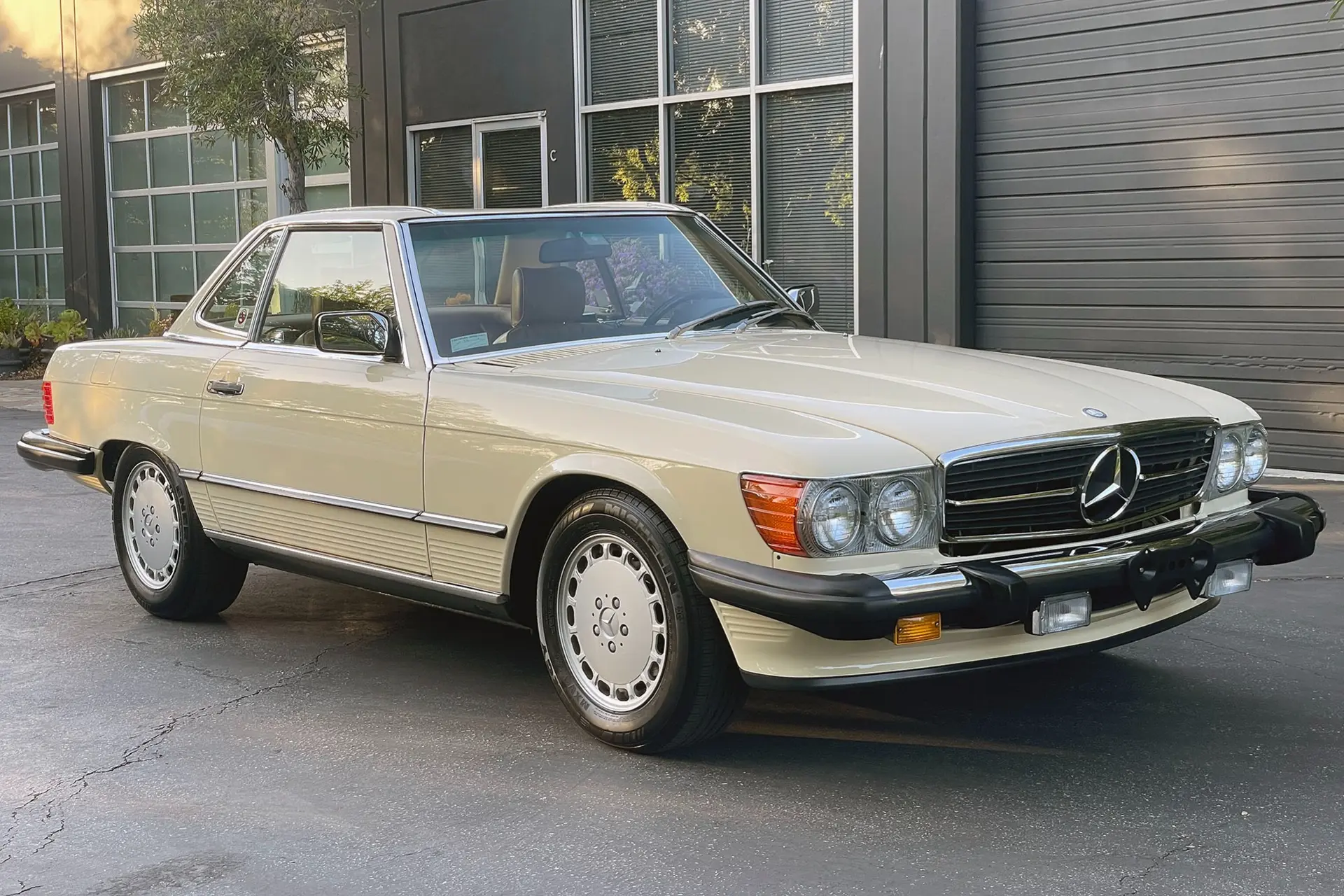 1989 Mercedes-Benz SL-Class 560SL