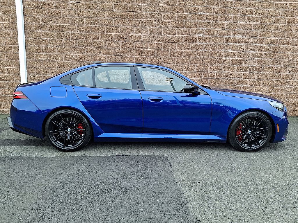 2027 BMW M5