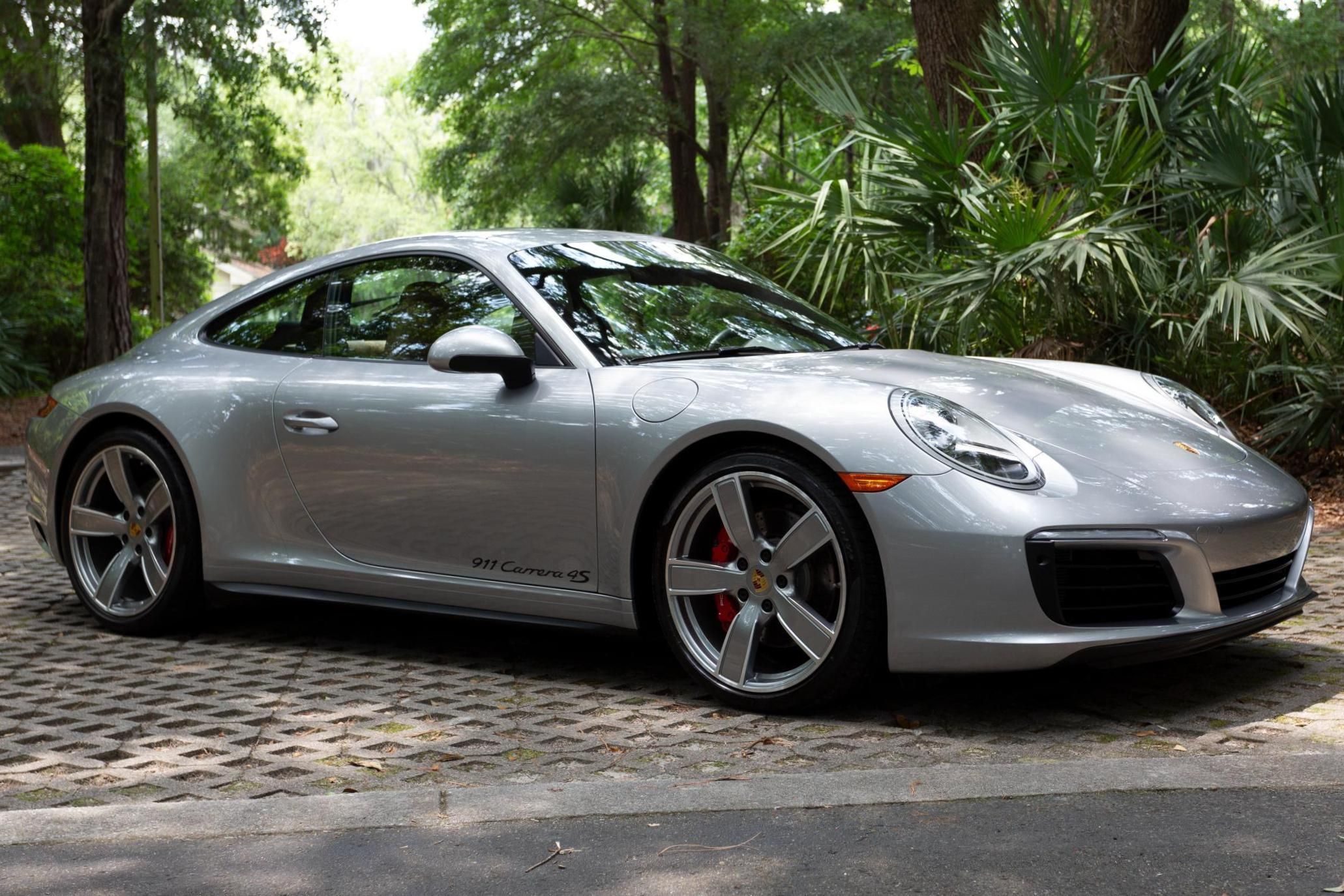 2019 Porsche 911 Carrera 4S