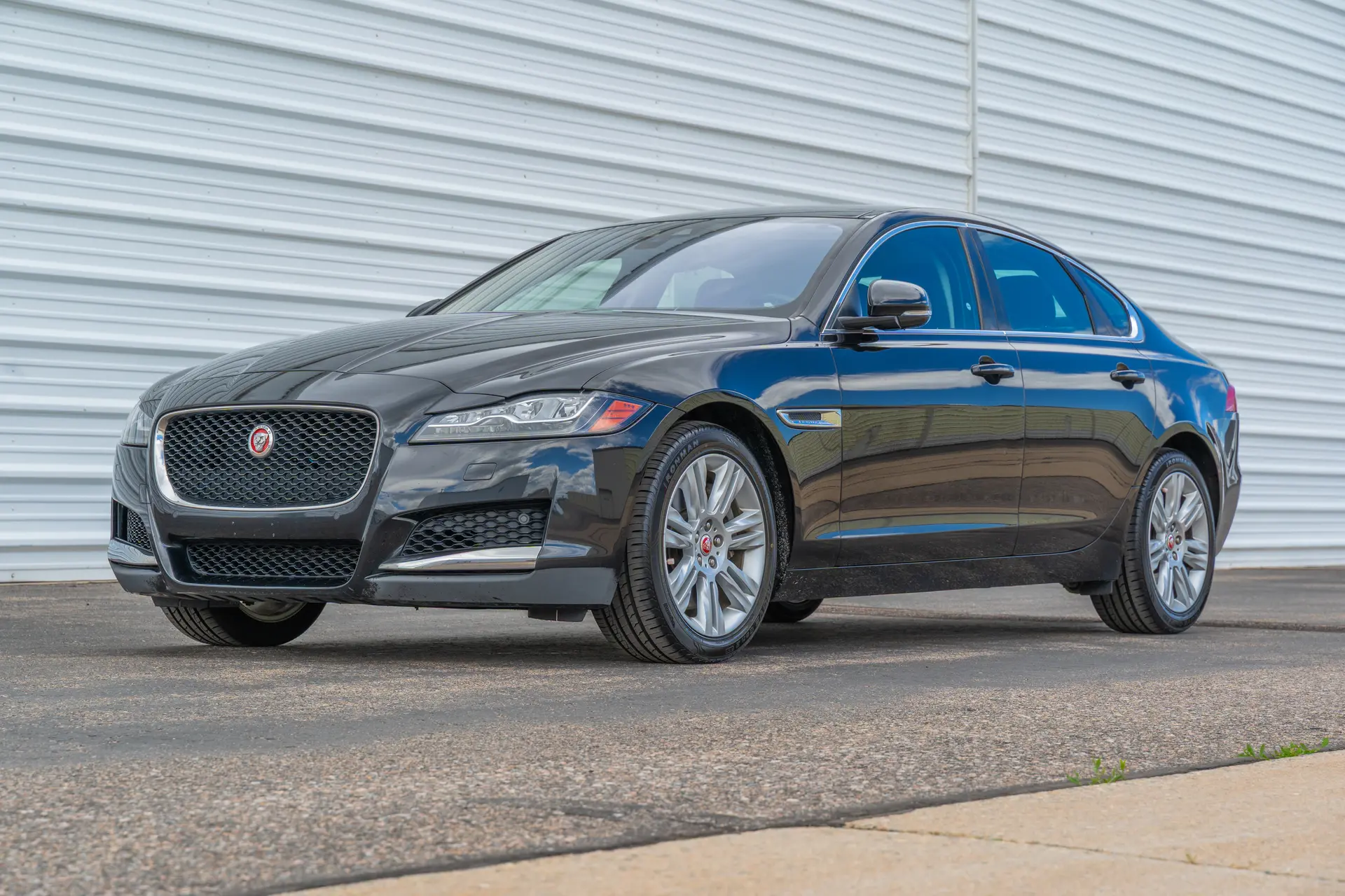 2018 Jaguar XF P300 R-Dynamic SE