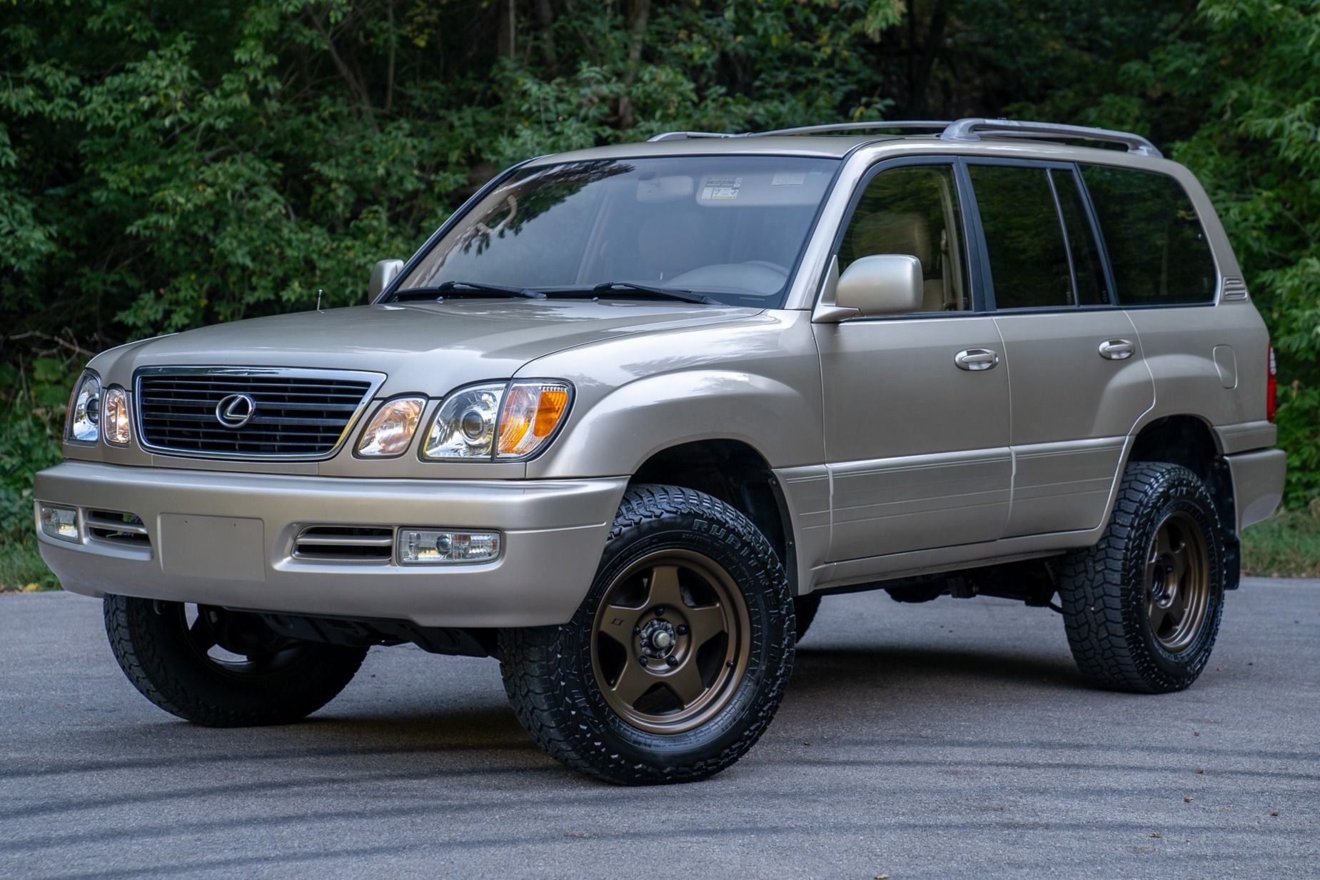 2001 Lexus LX