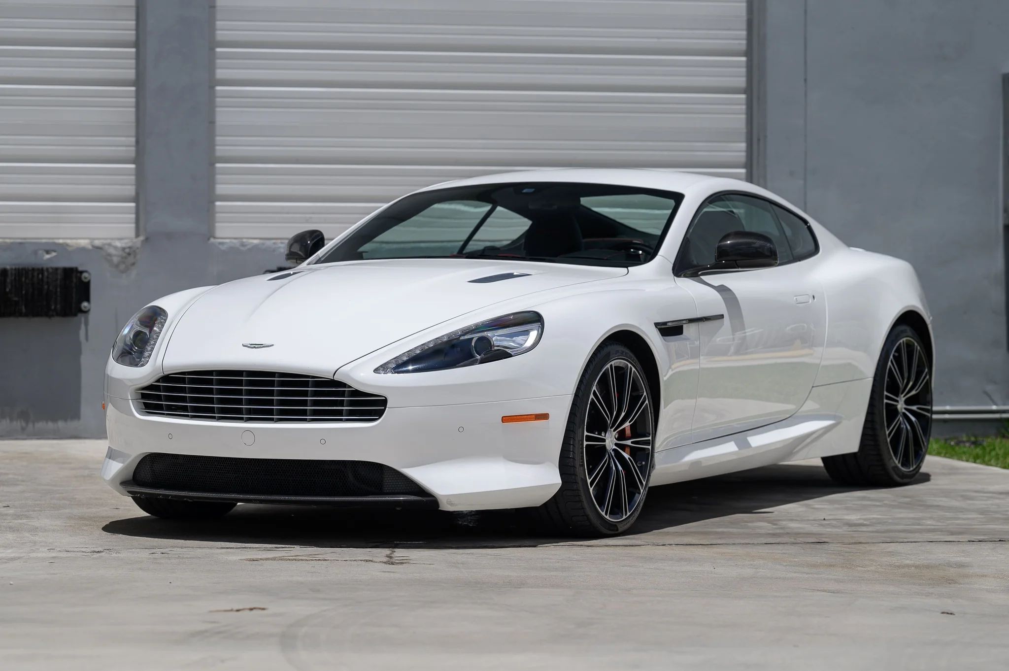 2015 Aston Martin DB9 Coupe