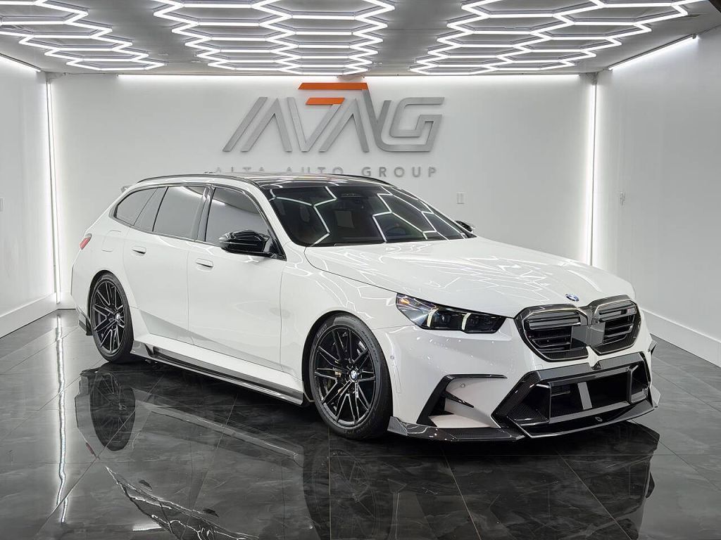 2025 BMW M5