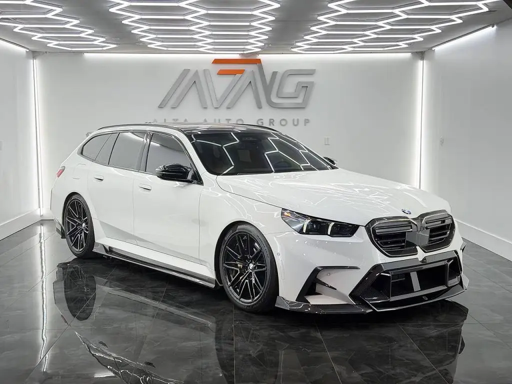 2025 BMW M5