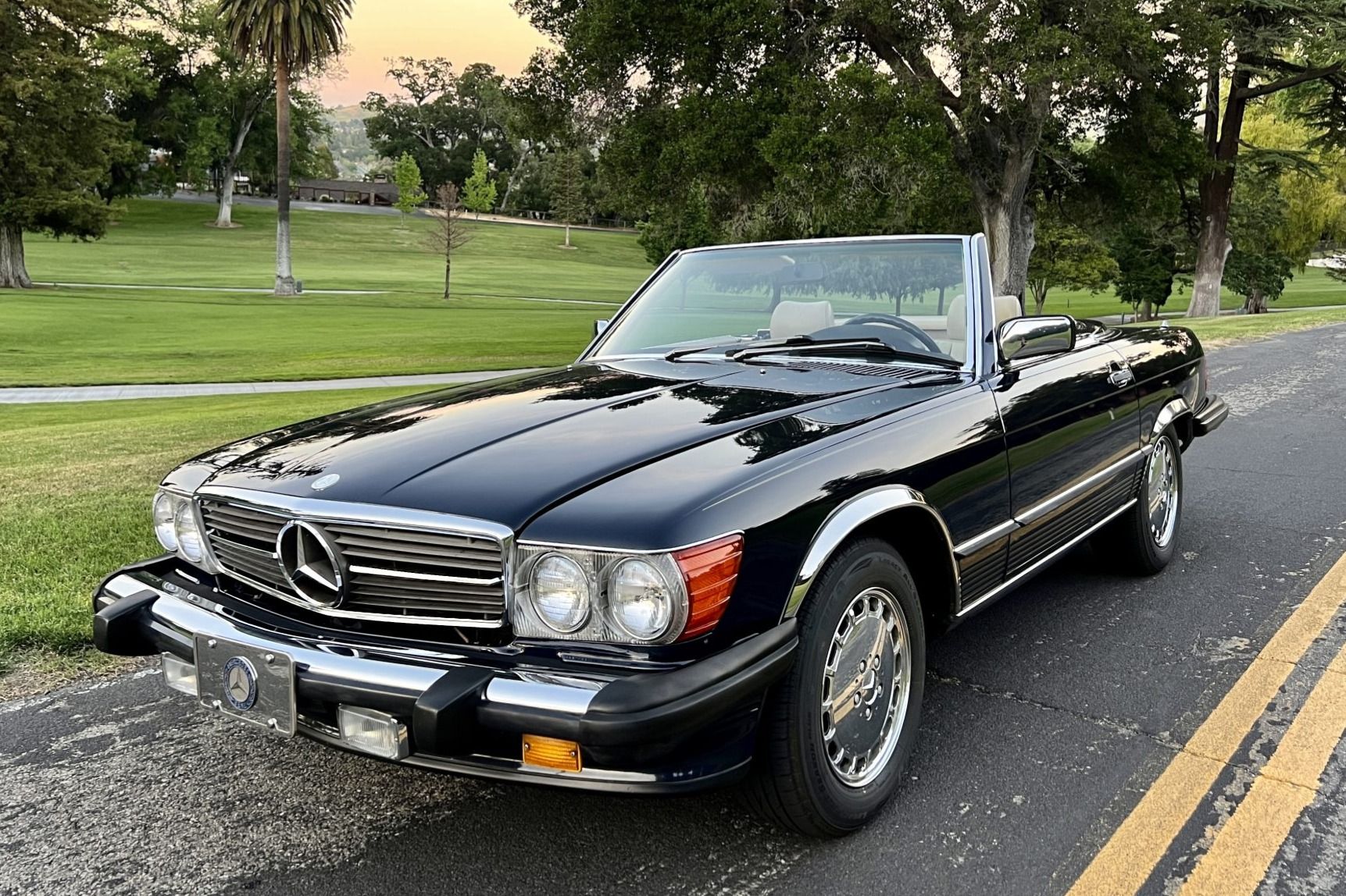 1987 Mercedes-Benz SL-Class 560SL