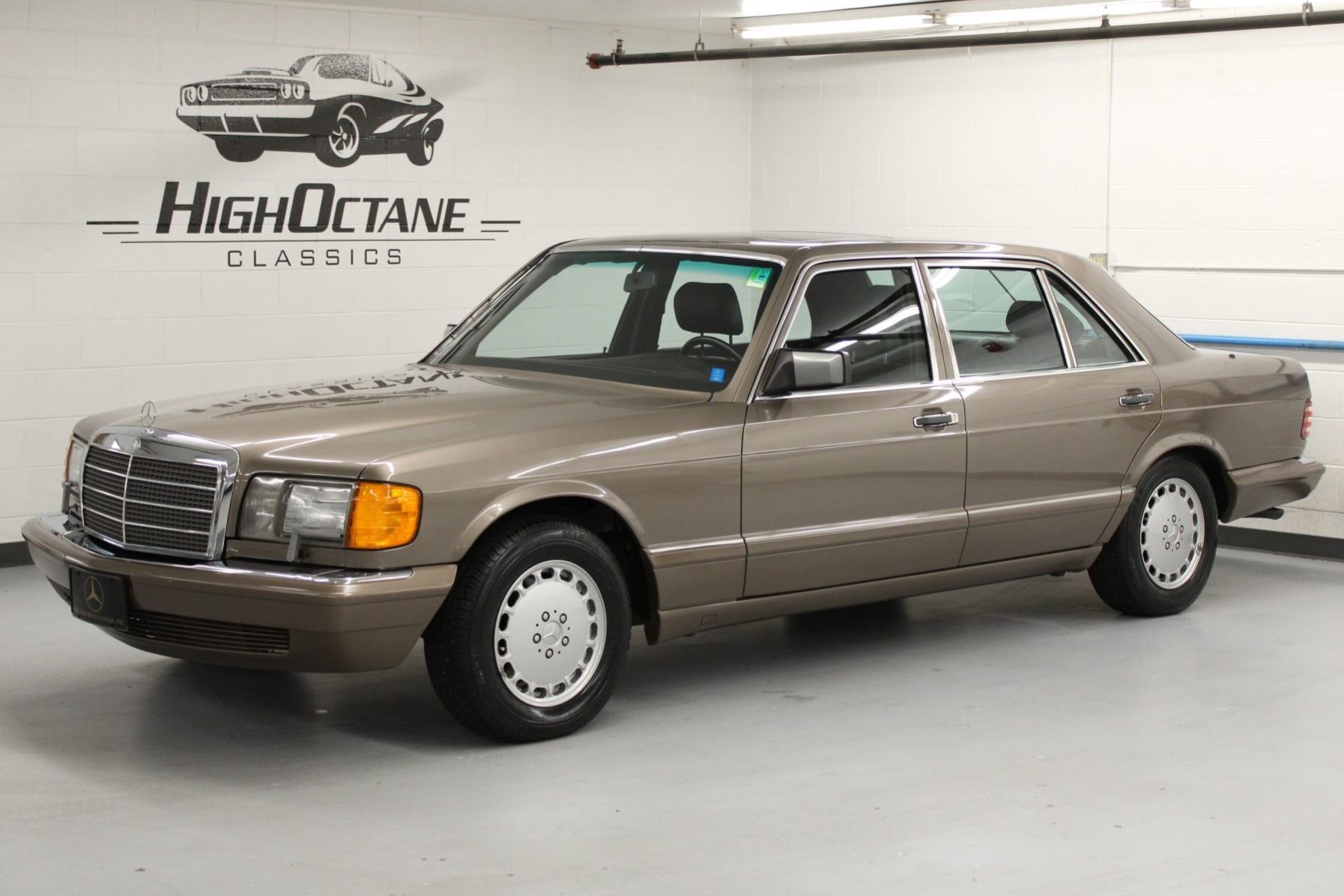 1988 Mercedes-Benz SL-Class 560SL