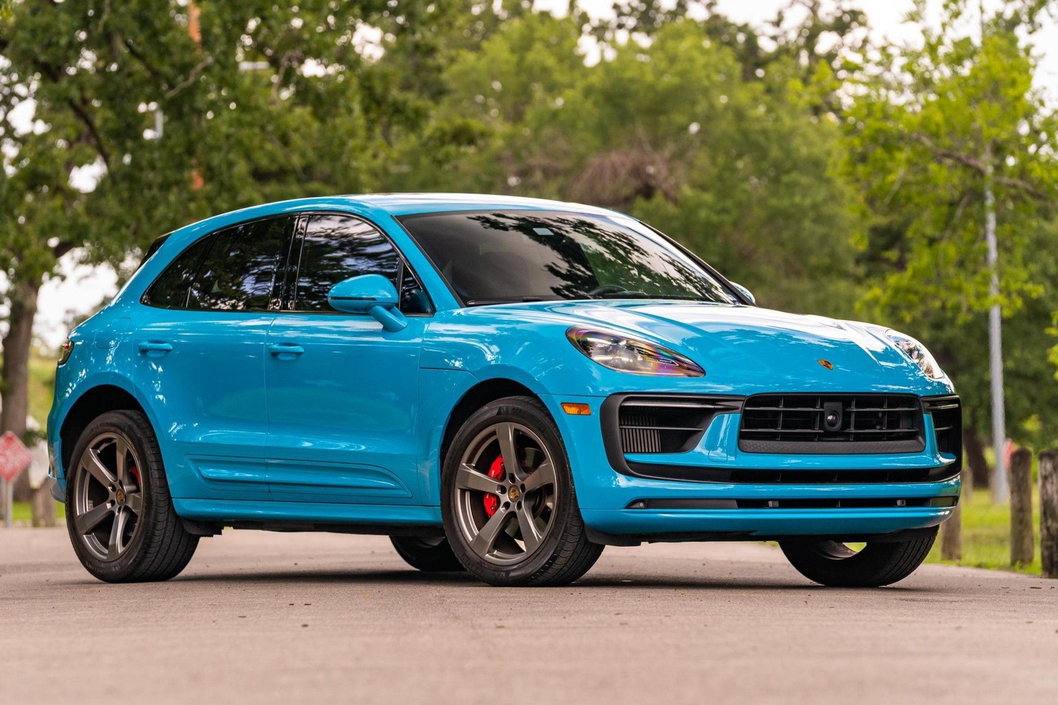 2023 Porsche Macan Turbo