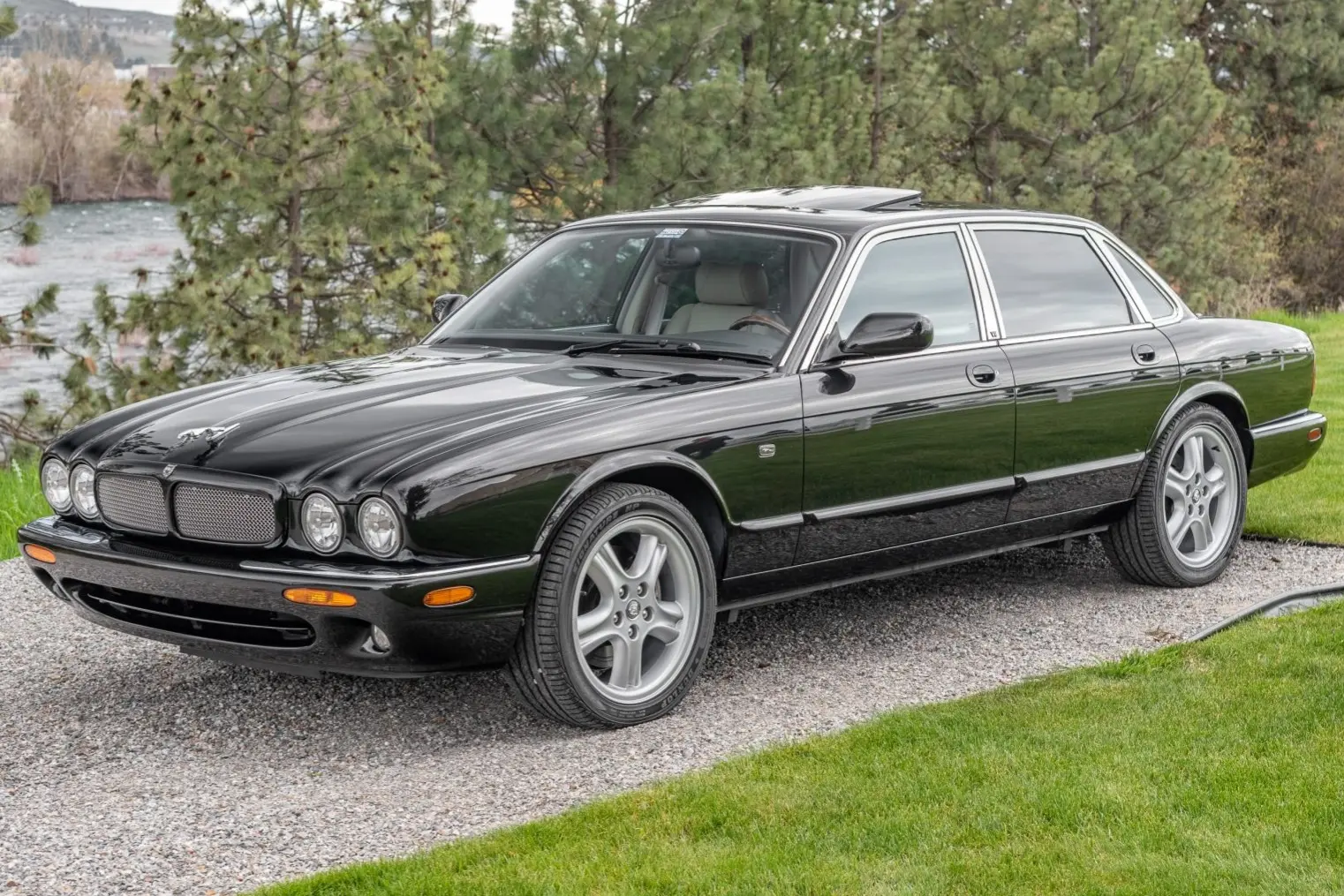 1999 Jaguar XJ XJR