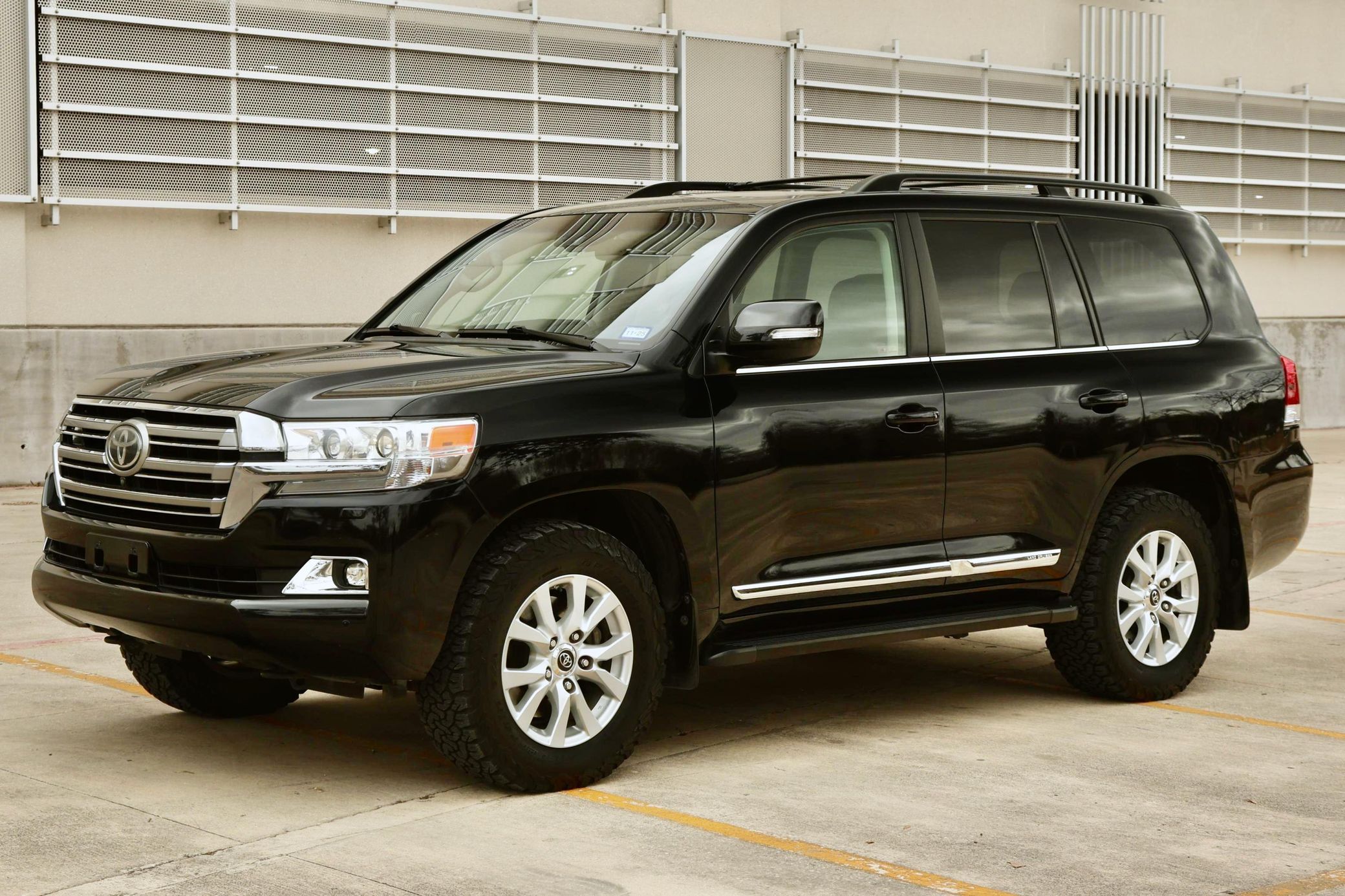 2016 Toyota Land Cruiser