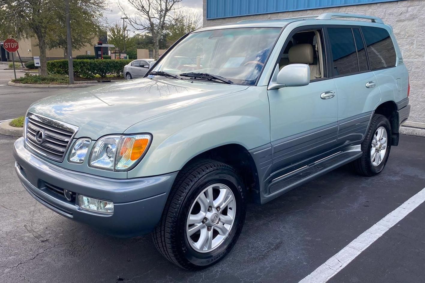 2005 Lexus LX