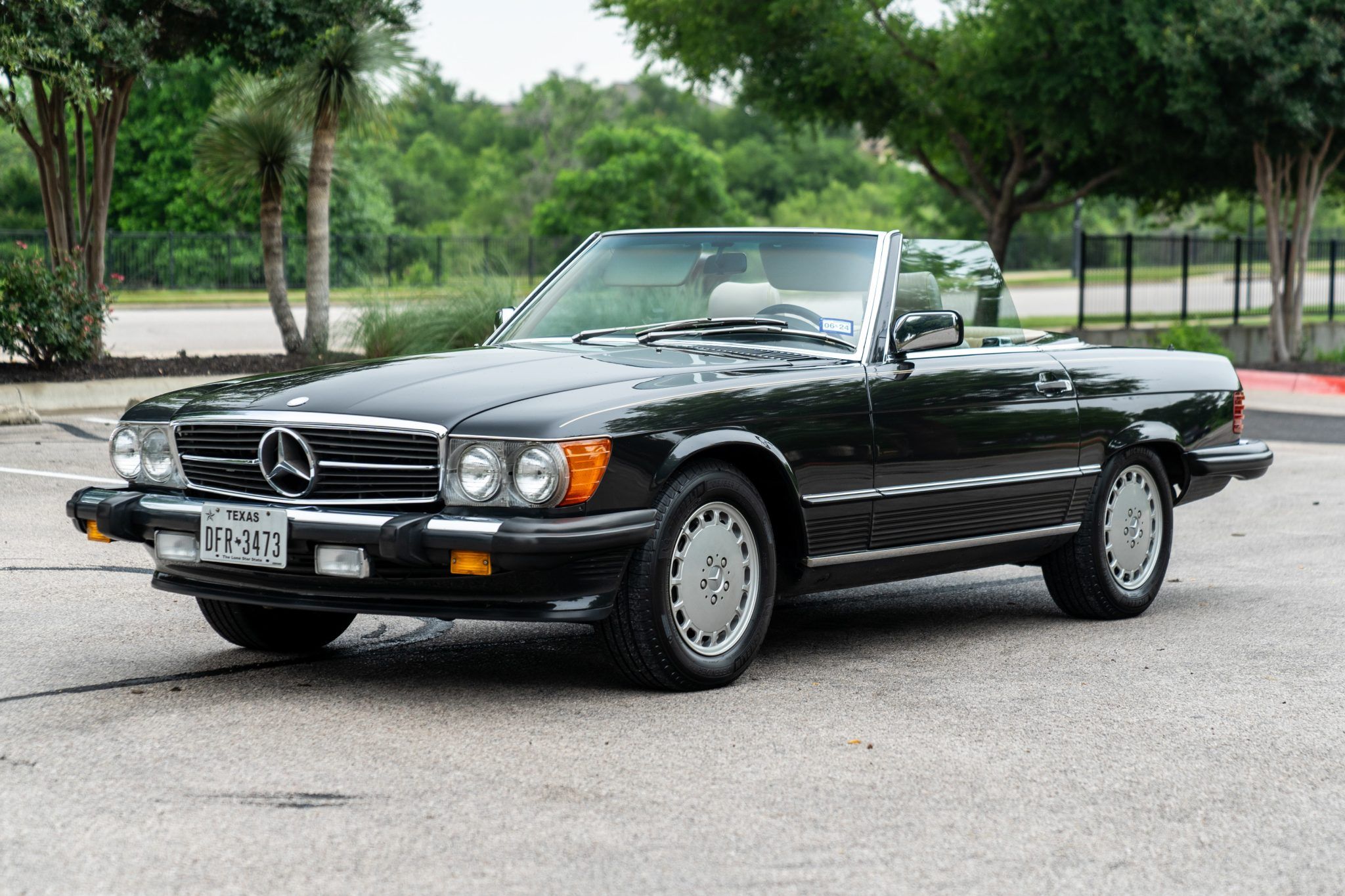 1987 Mercedes-Benz SL-Class 560SL