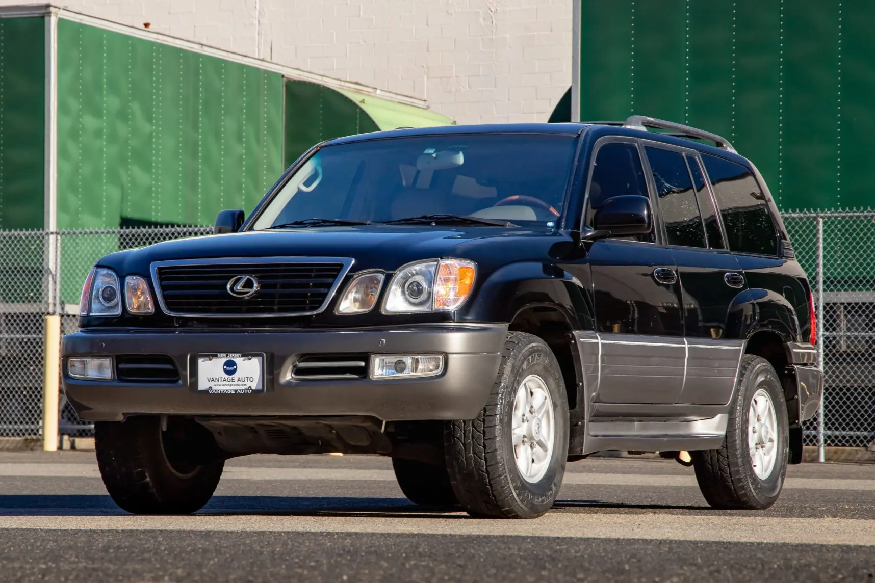 2000 Lexus LX