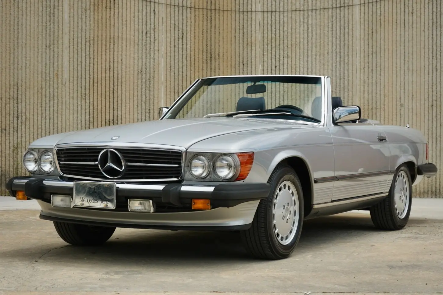 1989 Mercedes-Benz SL-Class 560SL