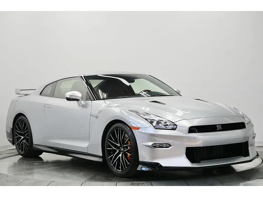 2024 Nissan GT-R T-spec