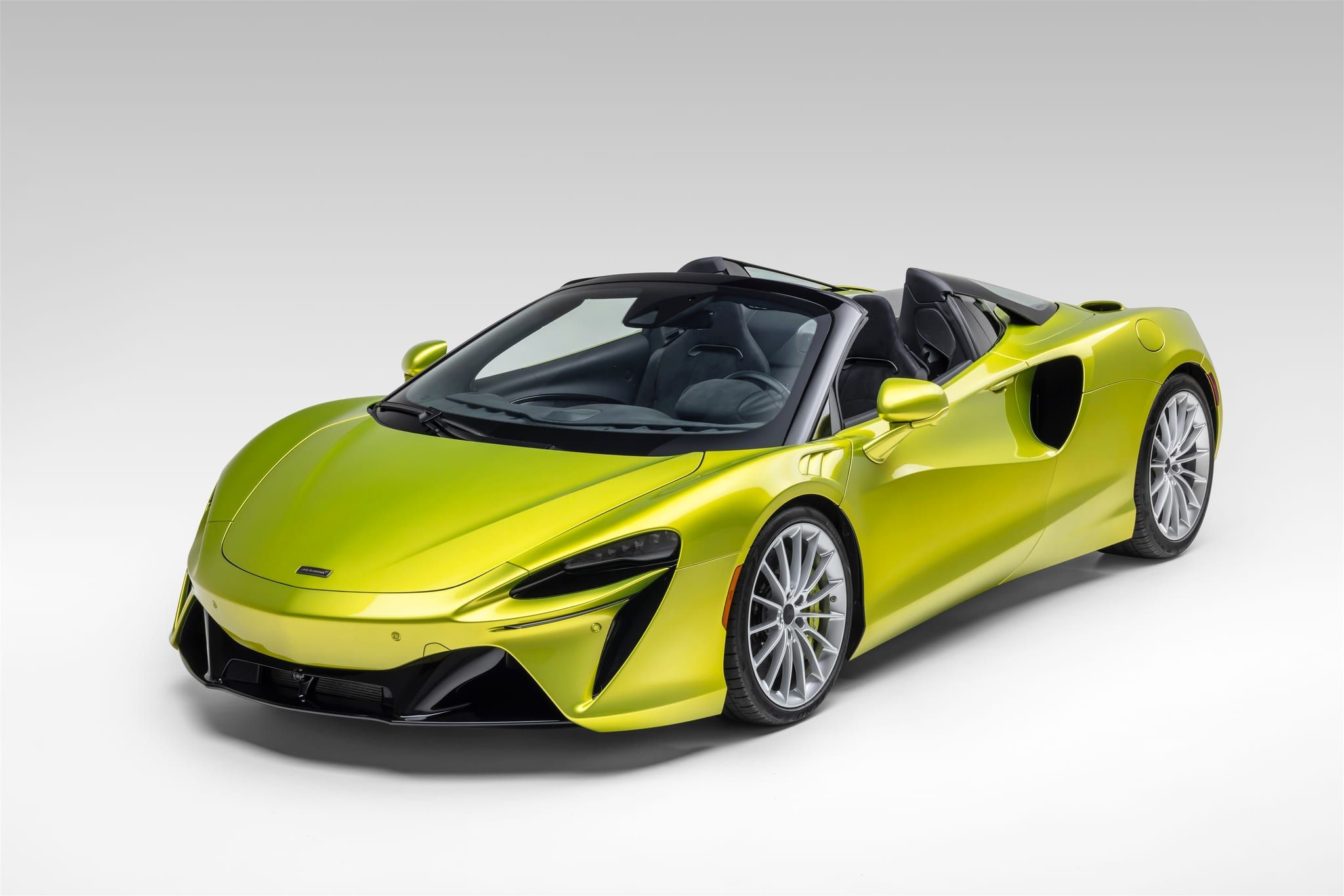 2025 McLaren Artura Spider, stock photo