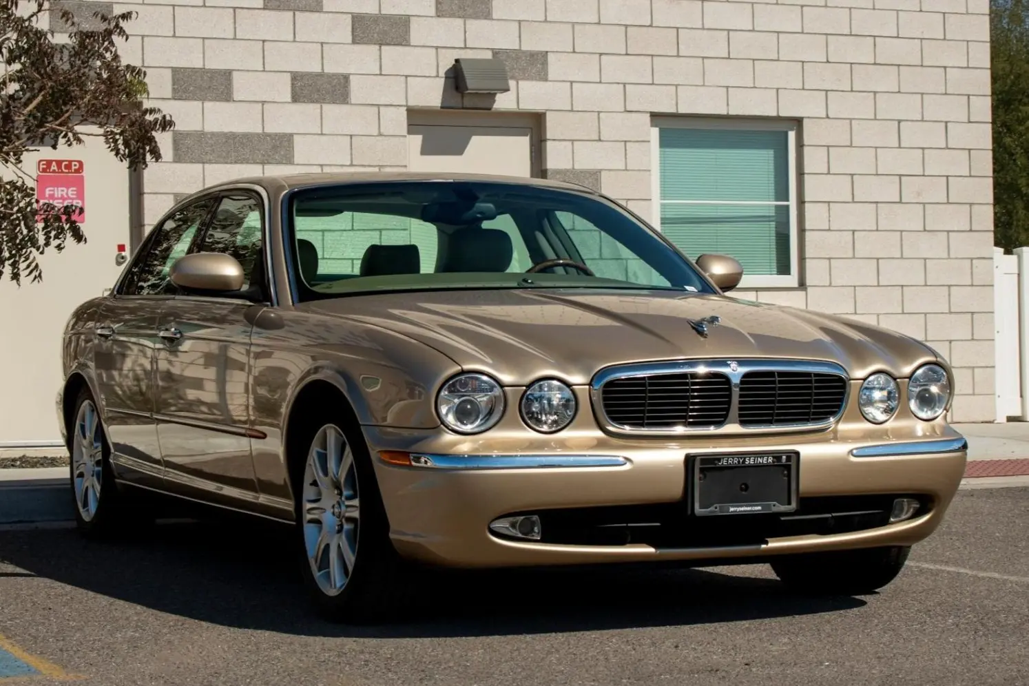 2004 Jaguar XJ
