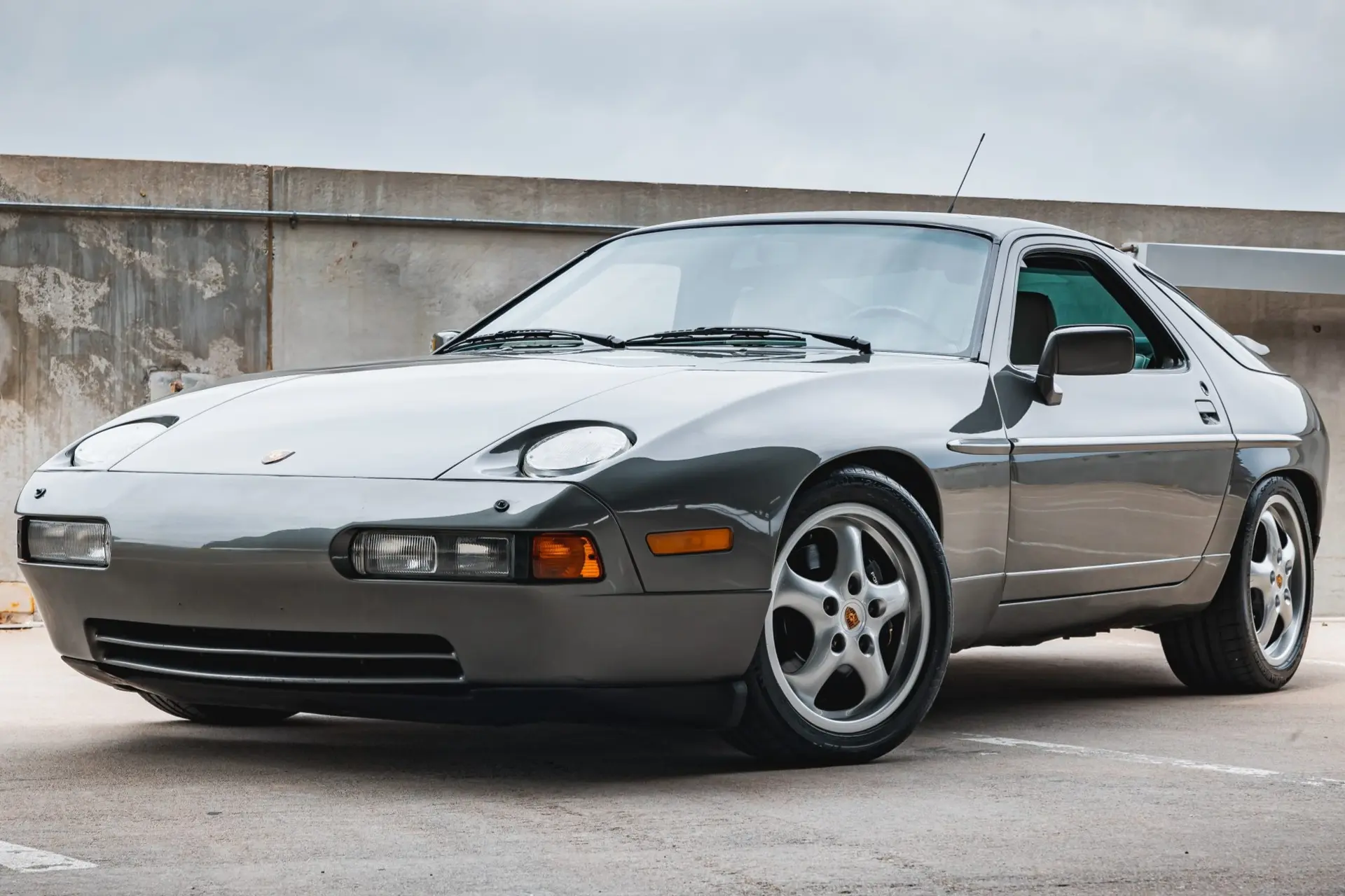 1987 Porsche 928 S4