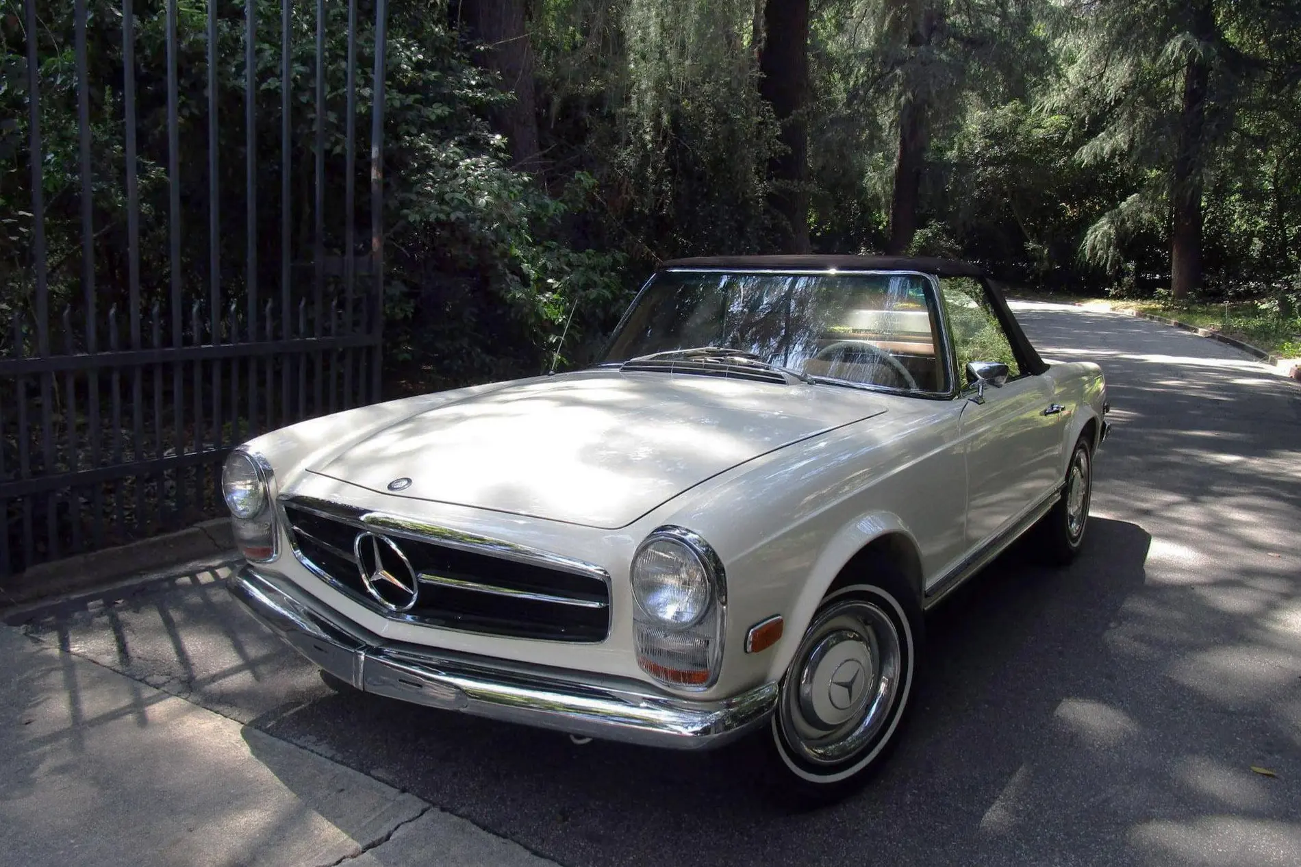 1967 Mercedes-Benz SL-Class 250SL Pagoda
