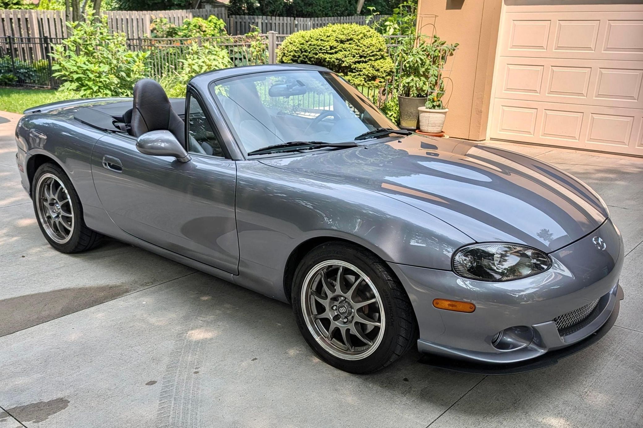 2004 Mazda MX-5 Miata