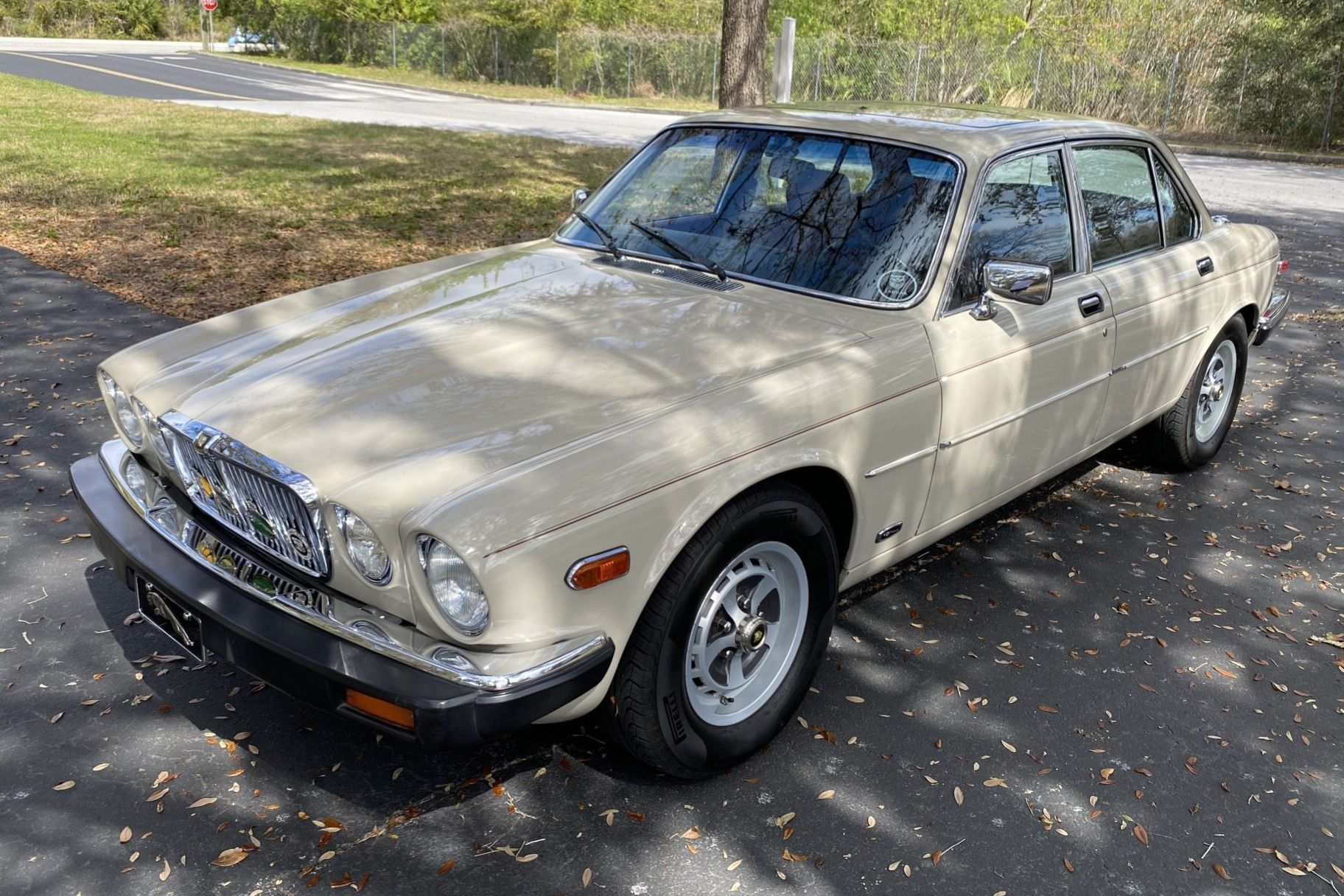 1985 Jaguar XJ
