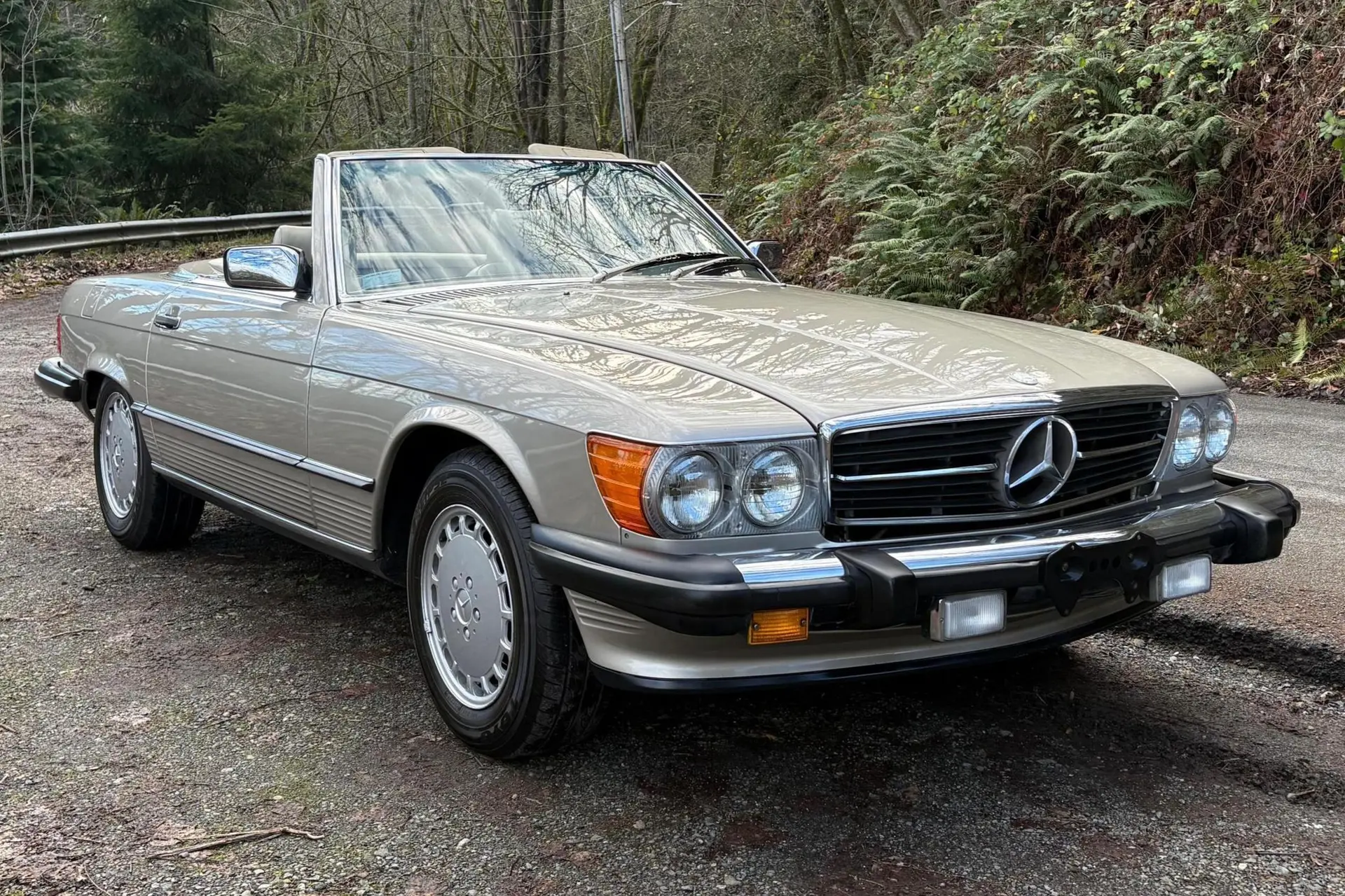 1987 Mercedes-Benz SL-Class 560SL