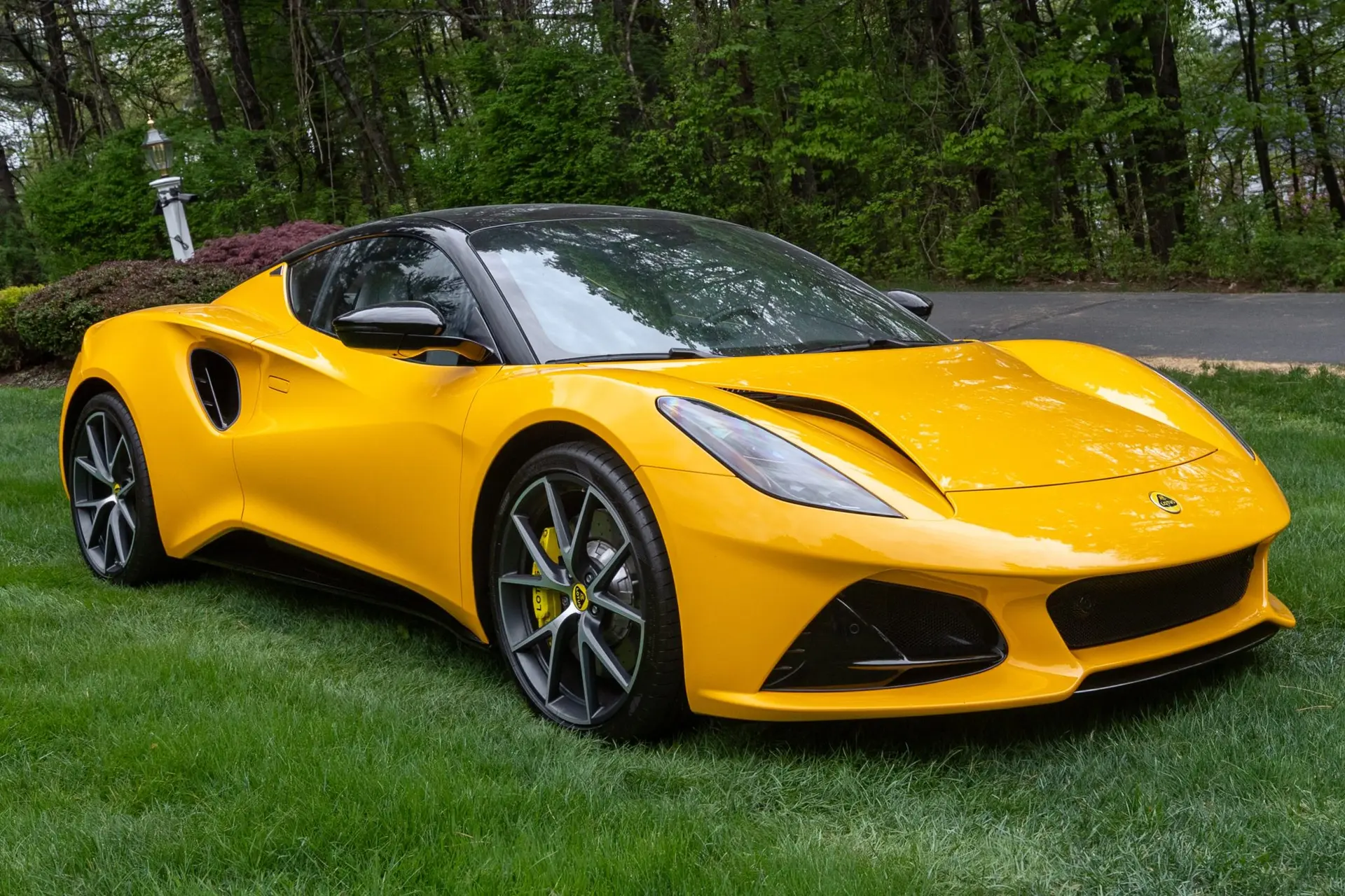 2024 Lotus Emira V6