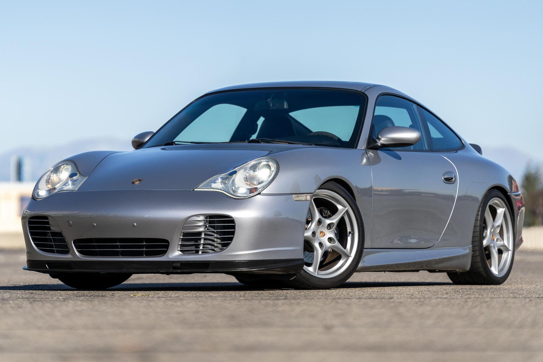 2004 Porsche 911 Carrera