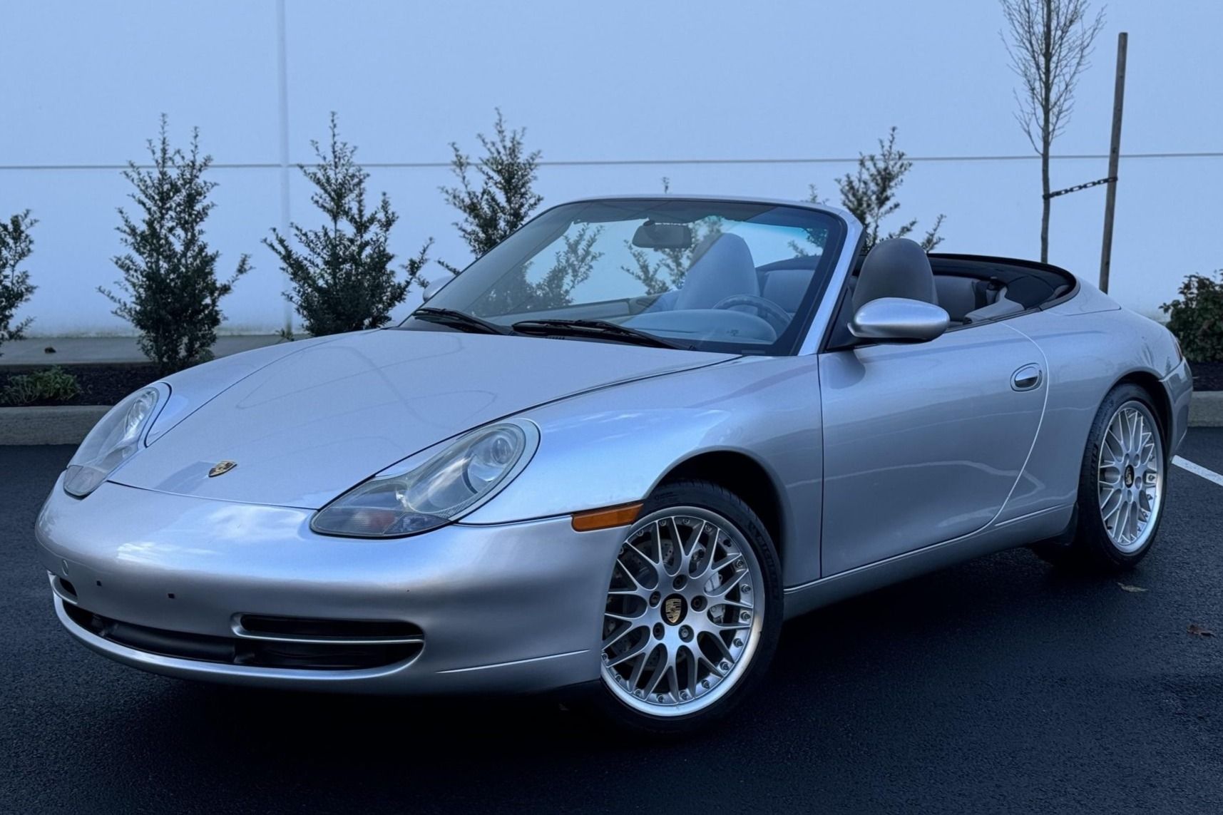 2000 Porsche 911 Carrera 4 Cabriolet