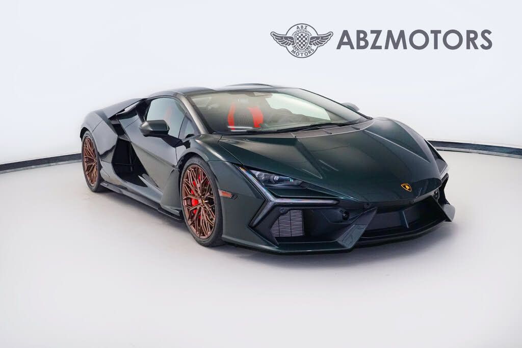2025 Lamborghini Revuelto
