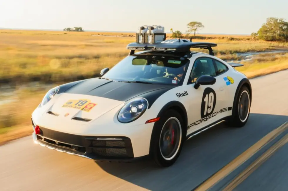2024 Porsche 911 Dakar