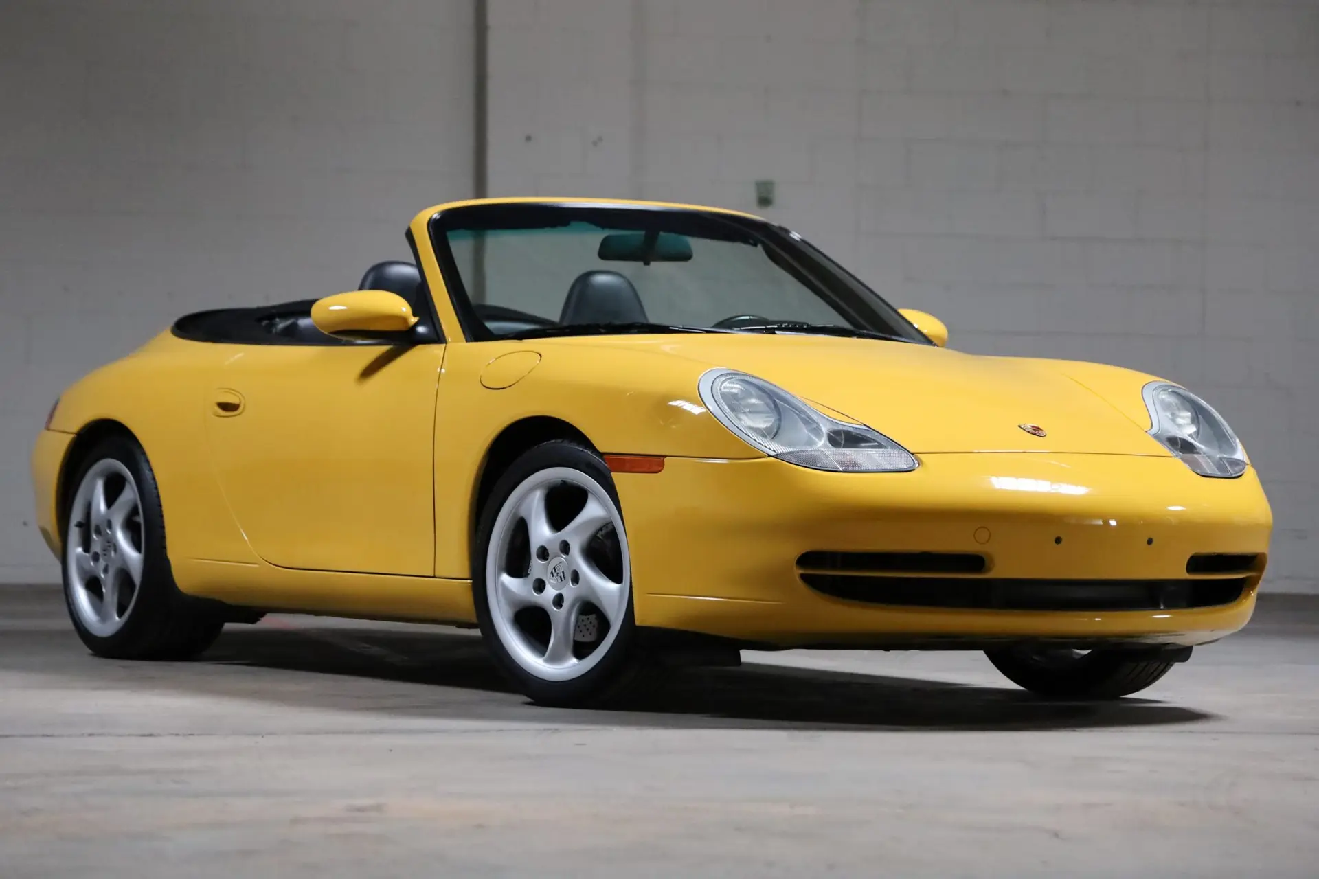 2000 Porsche 911 Carrera Cabriolet