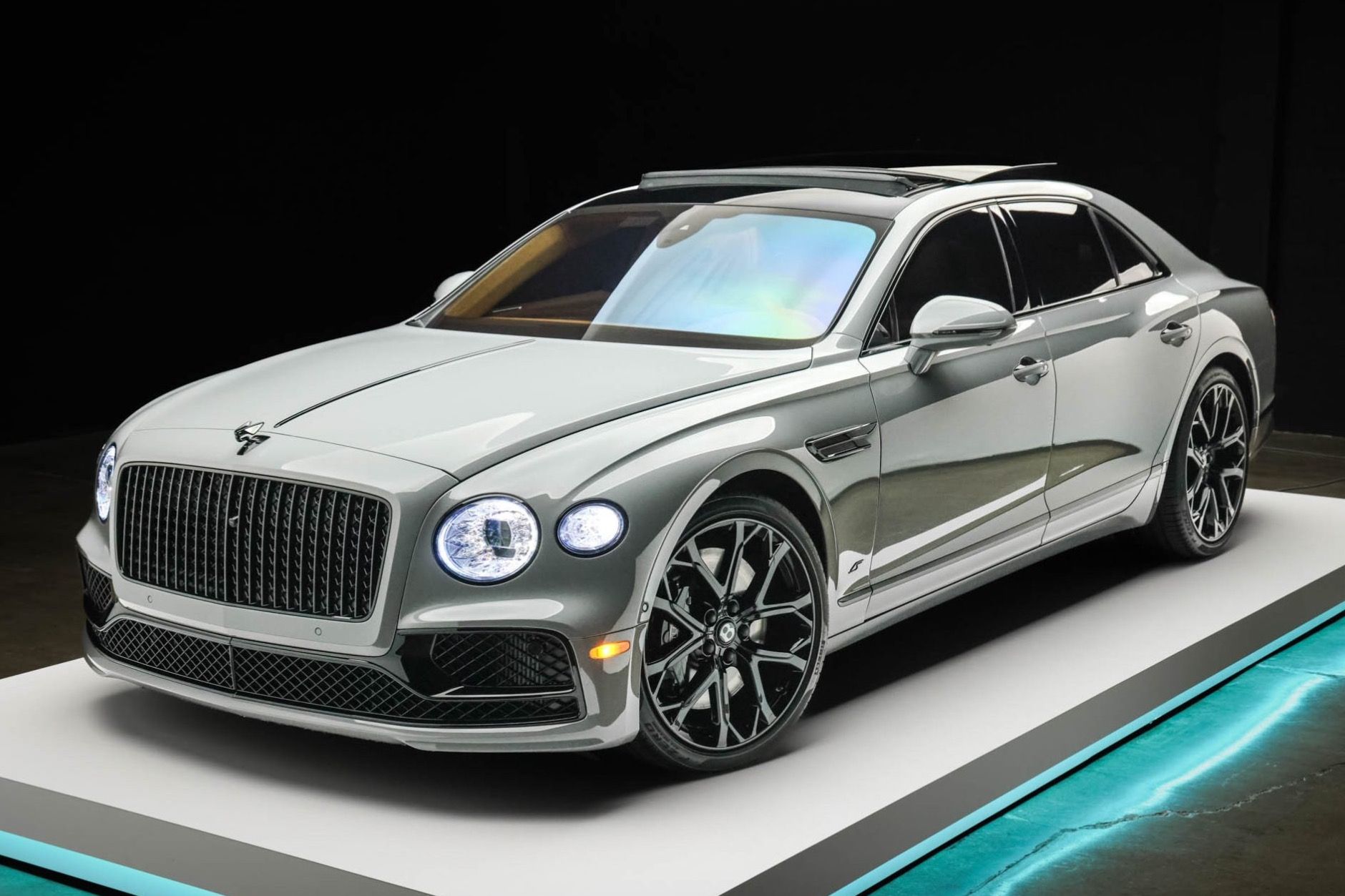 2023 Bentley Flying Spur V8