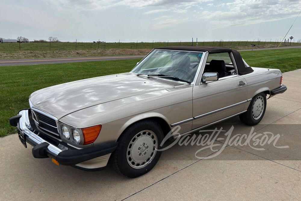 1987 Mercedes-Benz SL-Class 560SL