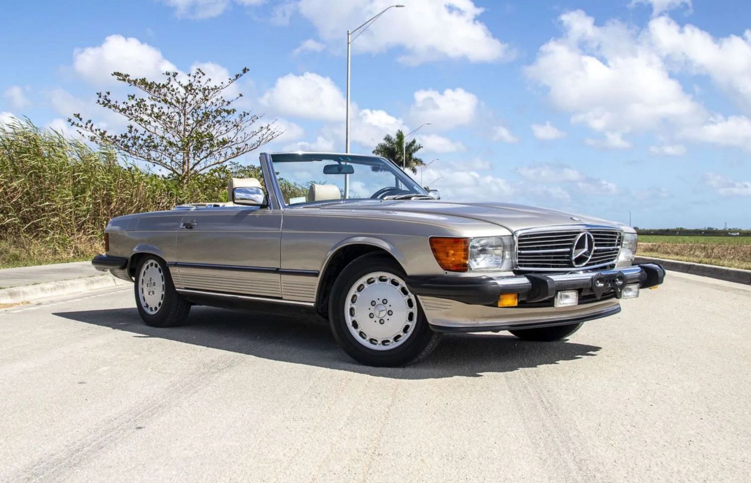 1988 Mercedes-Benz SL-Class 560SL