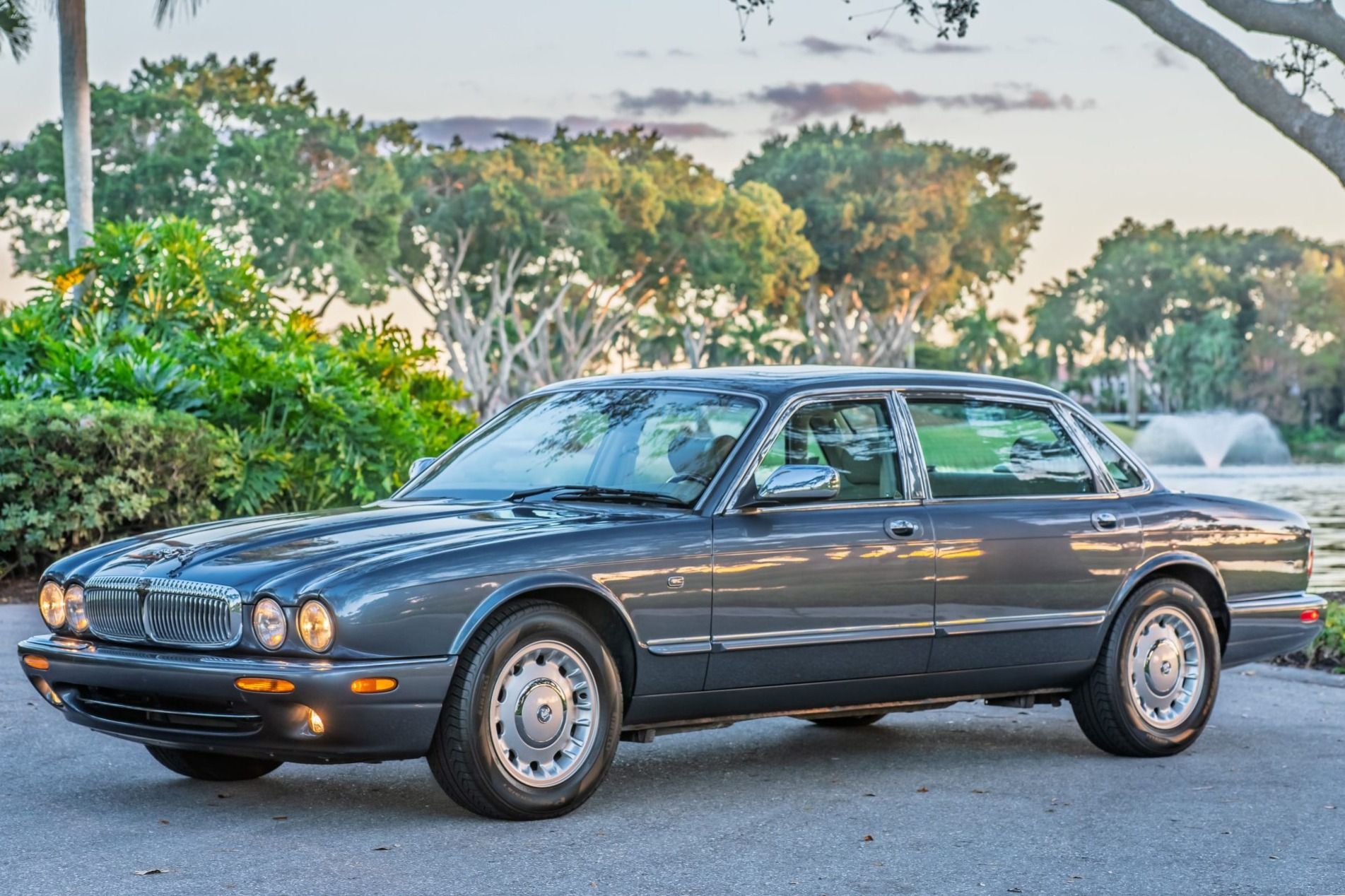 2000 Jaguar XJ